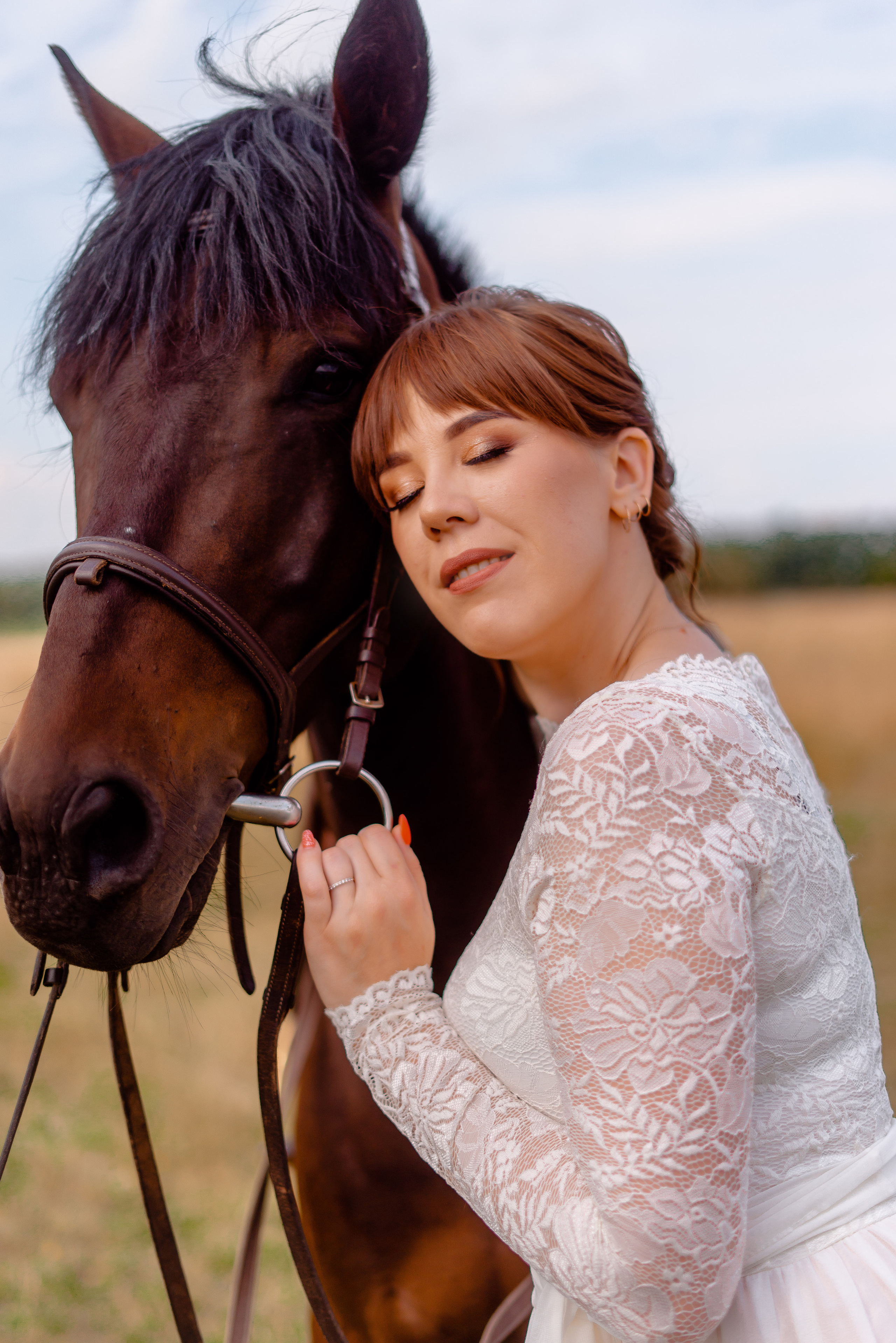 Невеста на лошади. Семейный и детский фотограф в Екатеринбурге и НевьянскеТимурова Алина