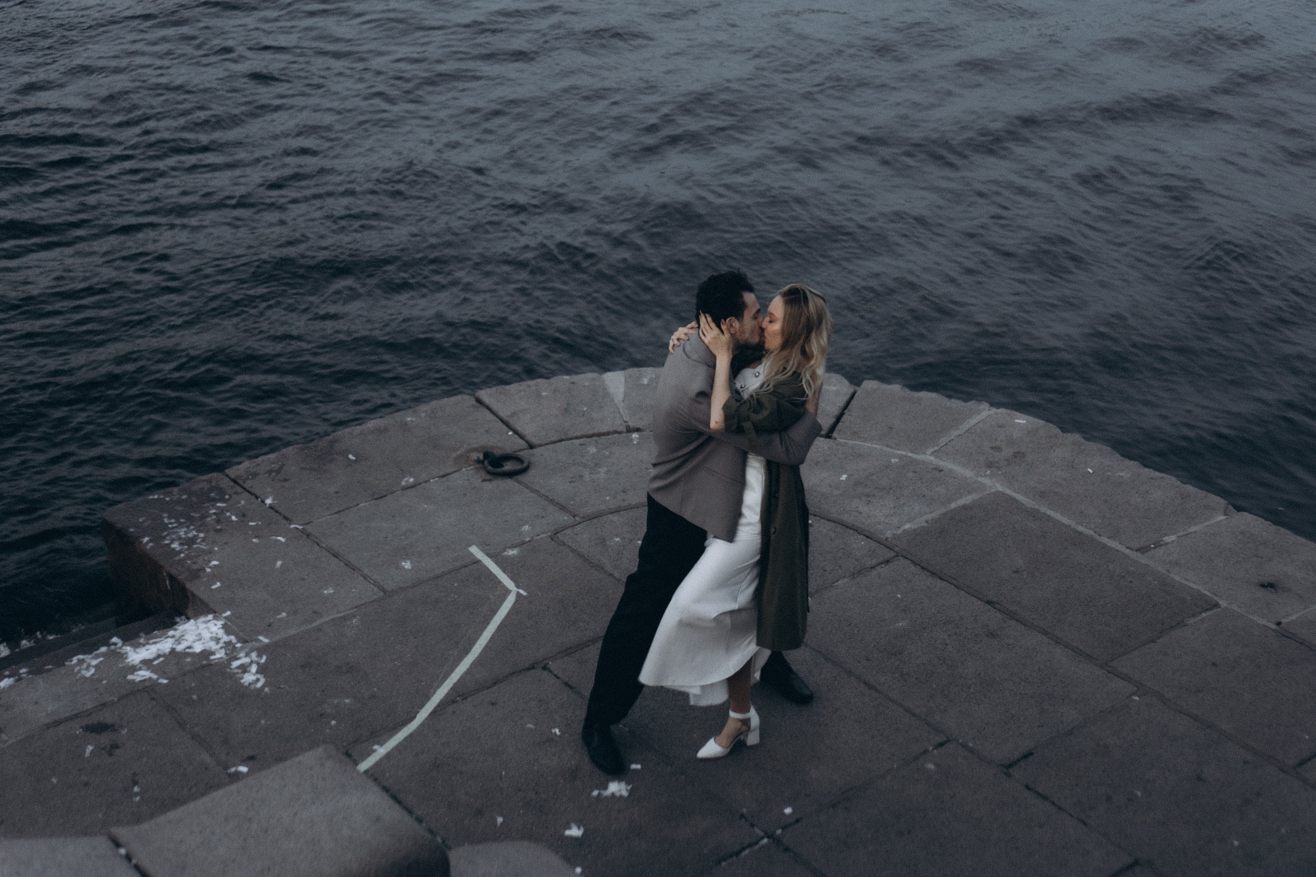 СВАДЕБНАЯ СЬЕМКА ПАРЫ НА РАССВЕТЕ В БЕЛЫЕ НОЧИ И ПРОГУЛКА С РАЗВОДНЫМИ МОСТАМИ И ПИКНИК ВОЗЛЕ ИСАКИЕВСКОГО СОБОРА. Профессиональный фотограф, Санкт-Петербург — Виктория Богомолова