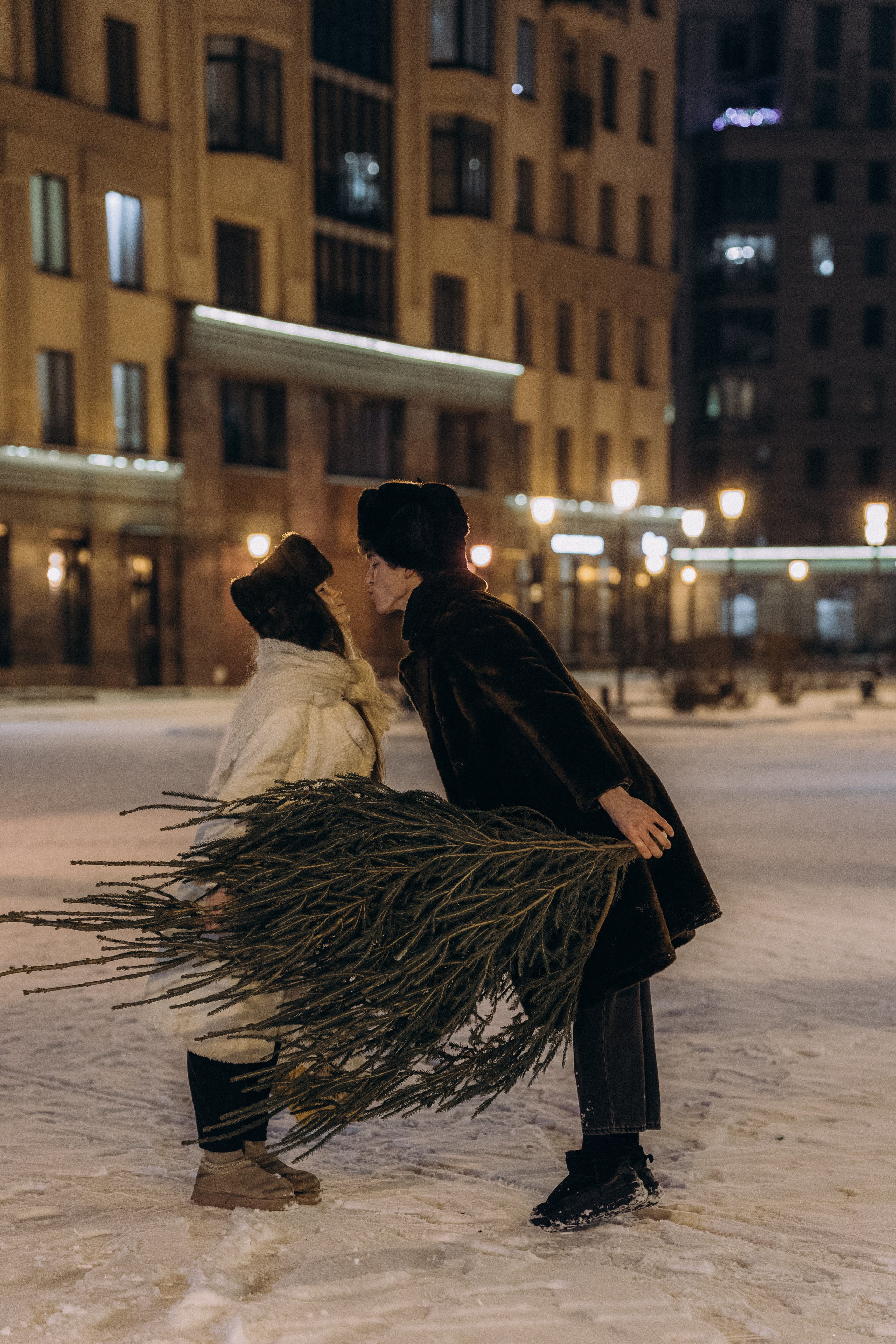 НОВОГОДНЯЯ ПРОГУЛКА ПАРЫ ПО ЧЕРНЫШЕВСКОЙ ПЕРЕД НОВЫМ ГОДОМ. Профессиональный фотограф, Санкт-Петербург — Виктория Богомолова