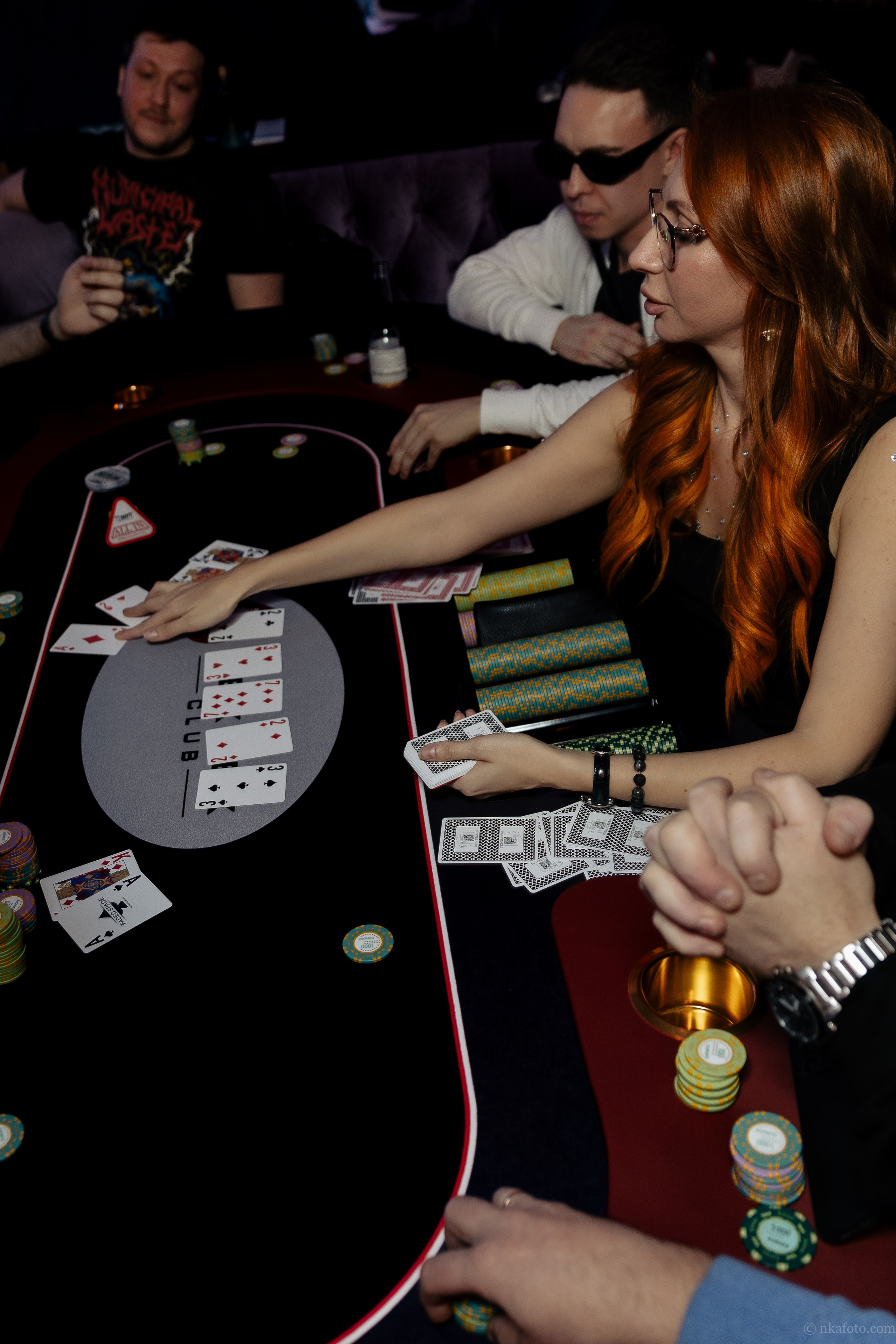 Люди играли в покер. Фотограф в Москве портреты | репортажи | спорт