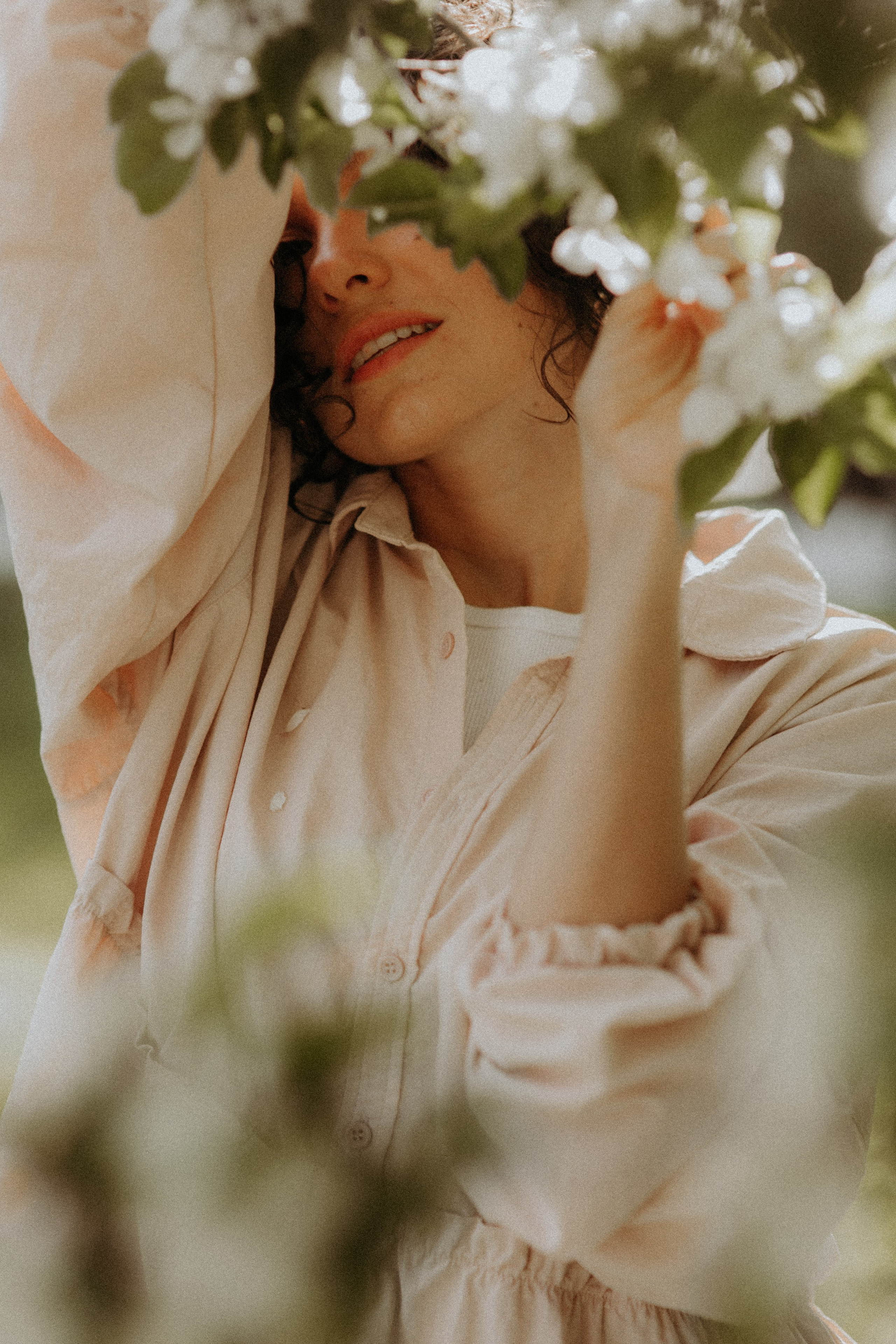 Фотосессия девушки на природе. Свадебный и репортажный фотограф в Ярославле и Санкт-Петербурге Роман Микрюков