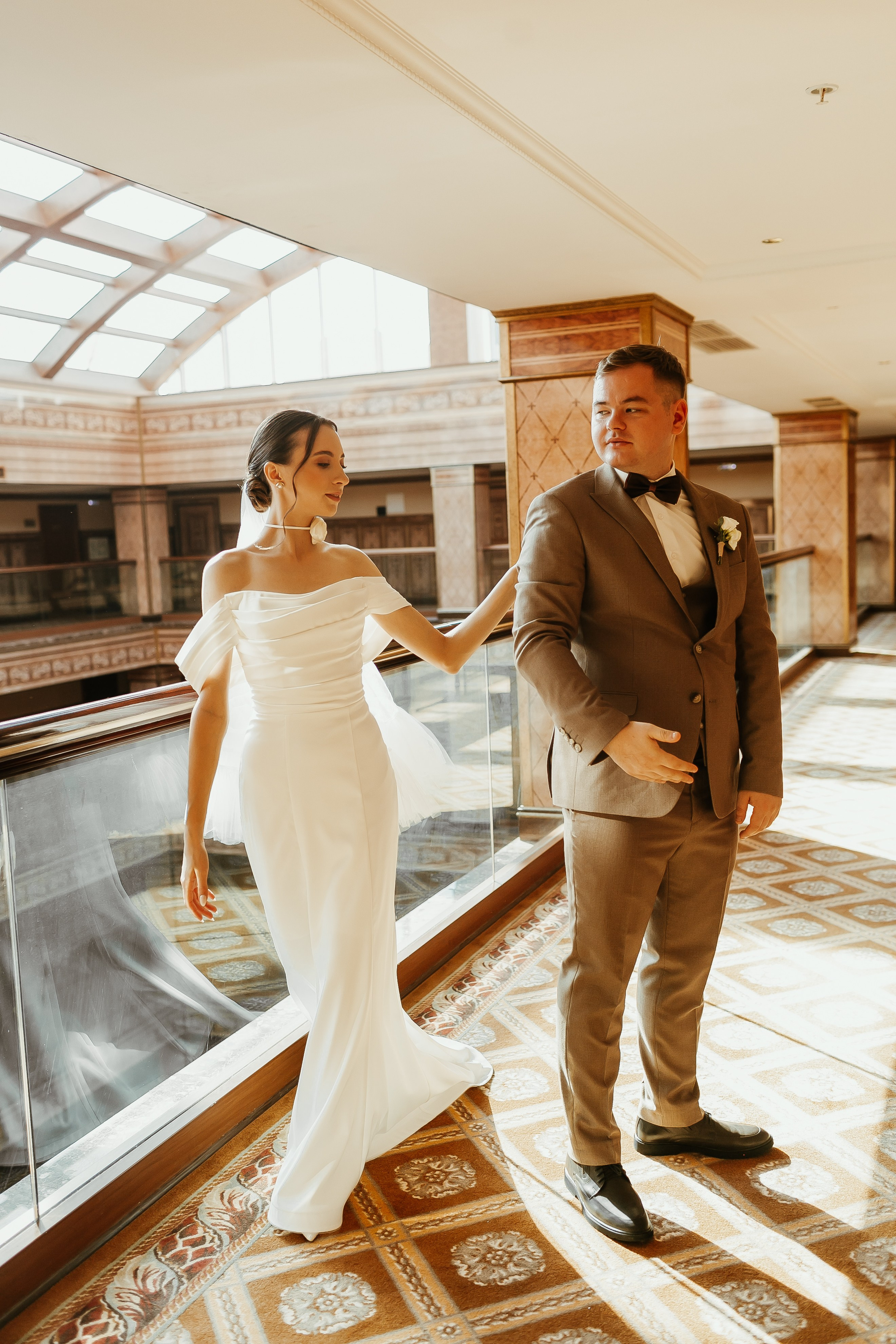 Свадебная осенняя фотосессия Ивана и Лидии в городе. Свадебный и репортажный фотограф в Ярославле и Санкт-Петербурге Роман Микрюков