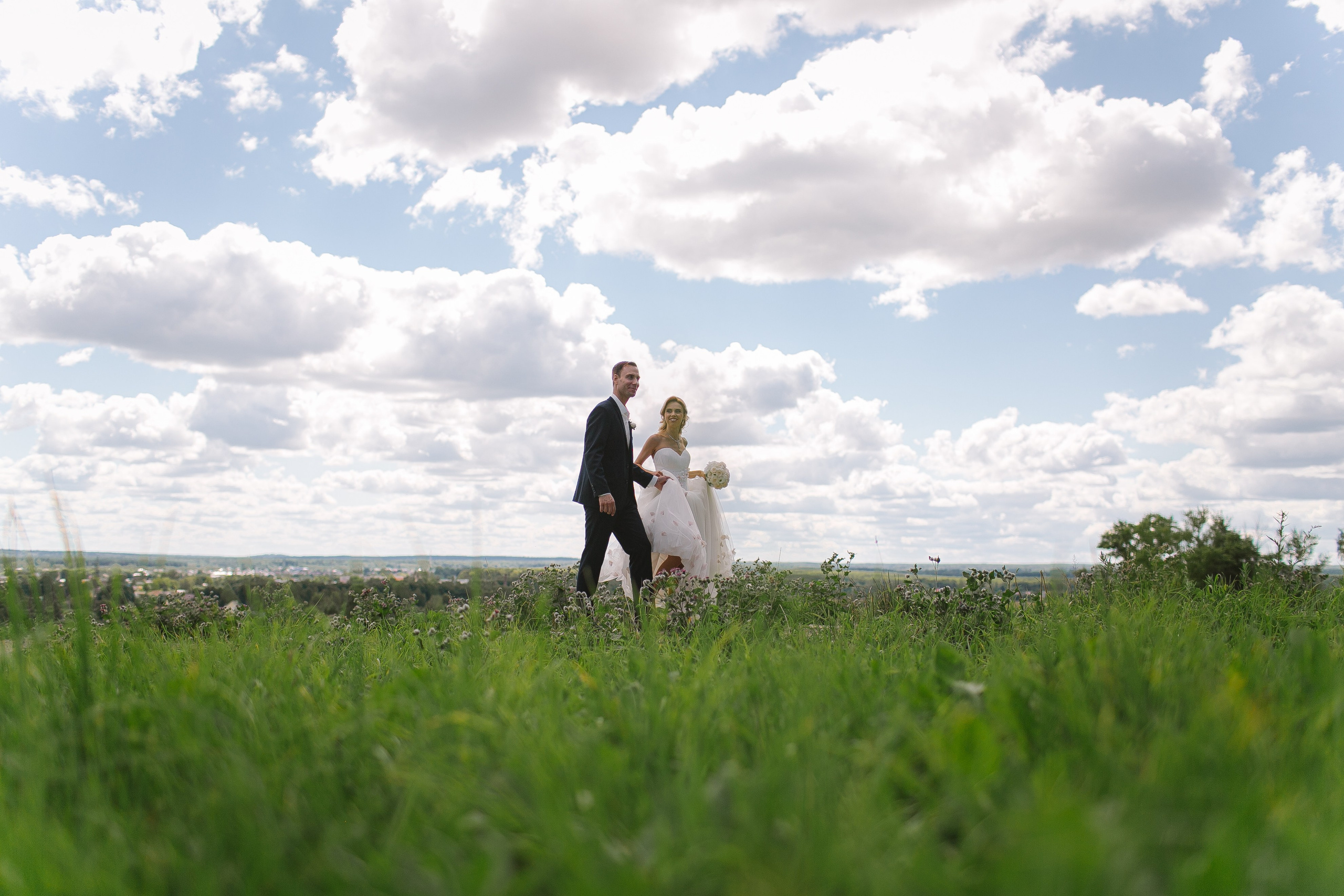 Свадебная прогулка в Ярославле. Свадебный и репортажный фотограф в Ярославле и Санкт-Петербурге Роман Микрюков