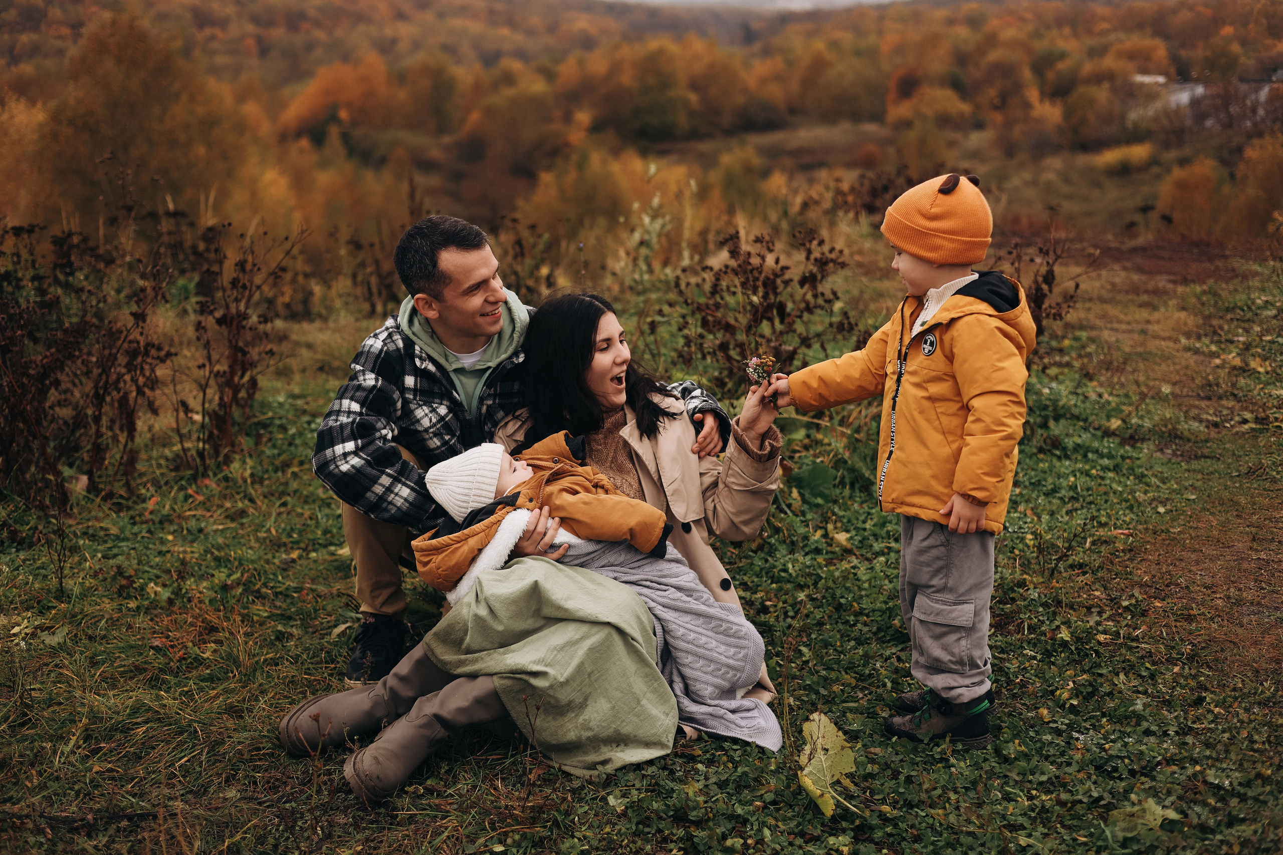 Осенняя фотосессия на Ореховых холмах. Семейный фотограф в Москве Марина Петра
