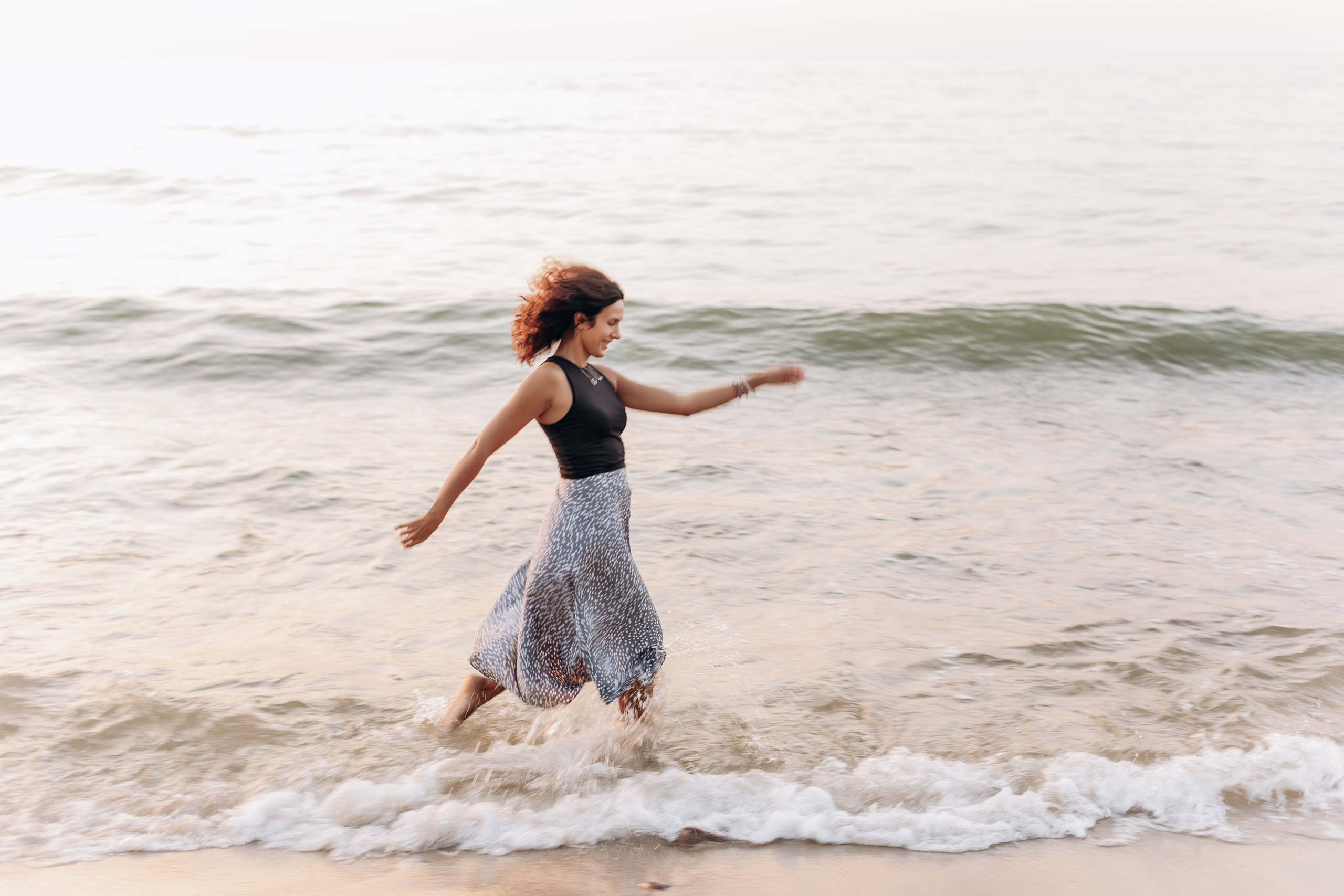 Подруги Пионеский Сосновый бор закат. Фотограф в Калининграде свадебная фотография, репортажная, фотосессии