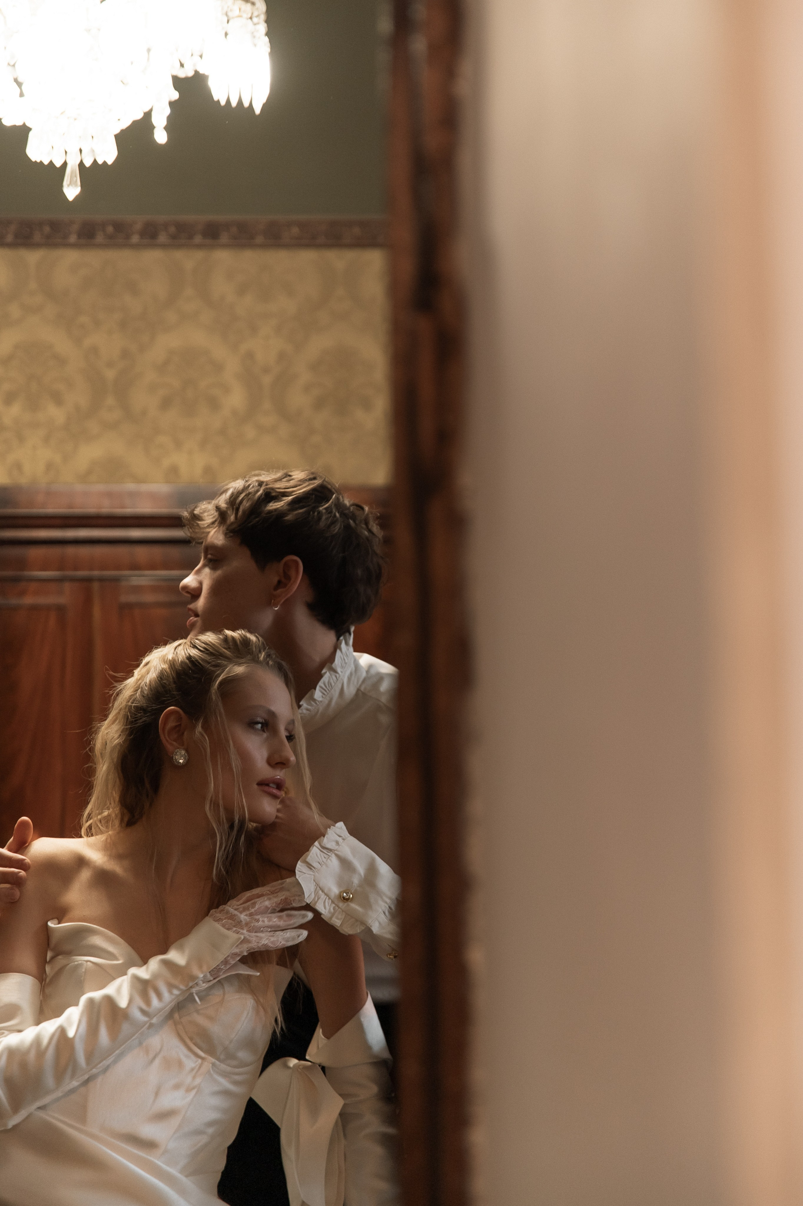 Свадебная съемка в исторической квартире на Чистых прудах. Ярослава Ерина — свадебный фотограф в Москве