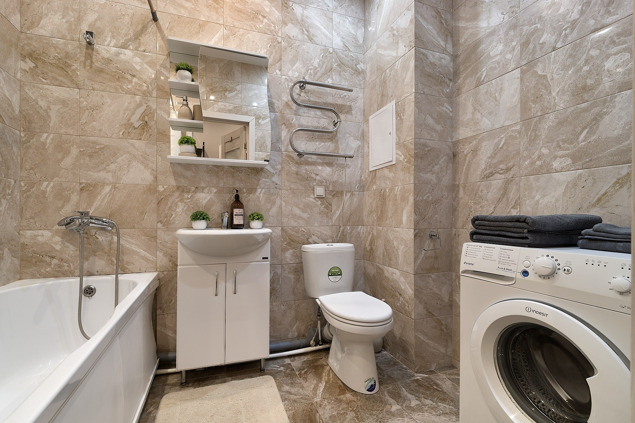 Однушка для посуточной сдачи. Заказчик — АН «Борисов». Главная