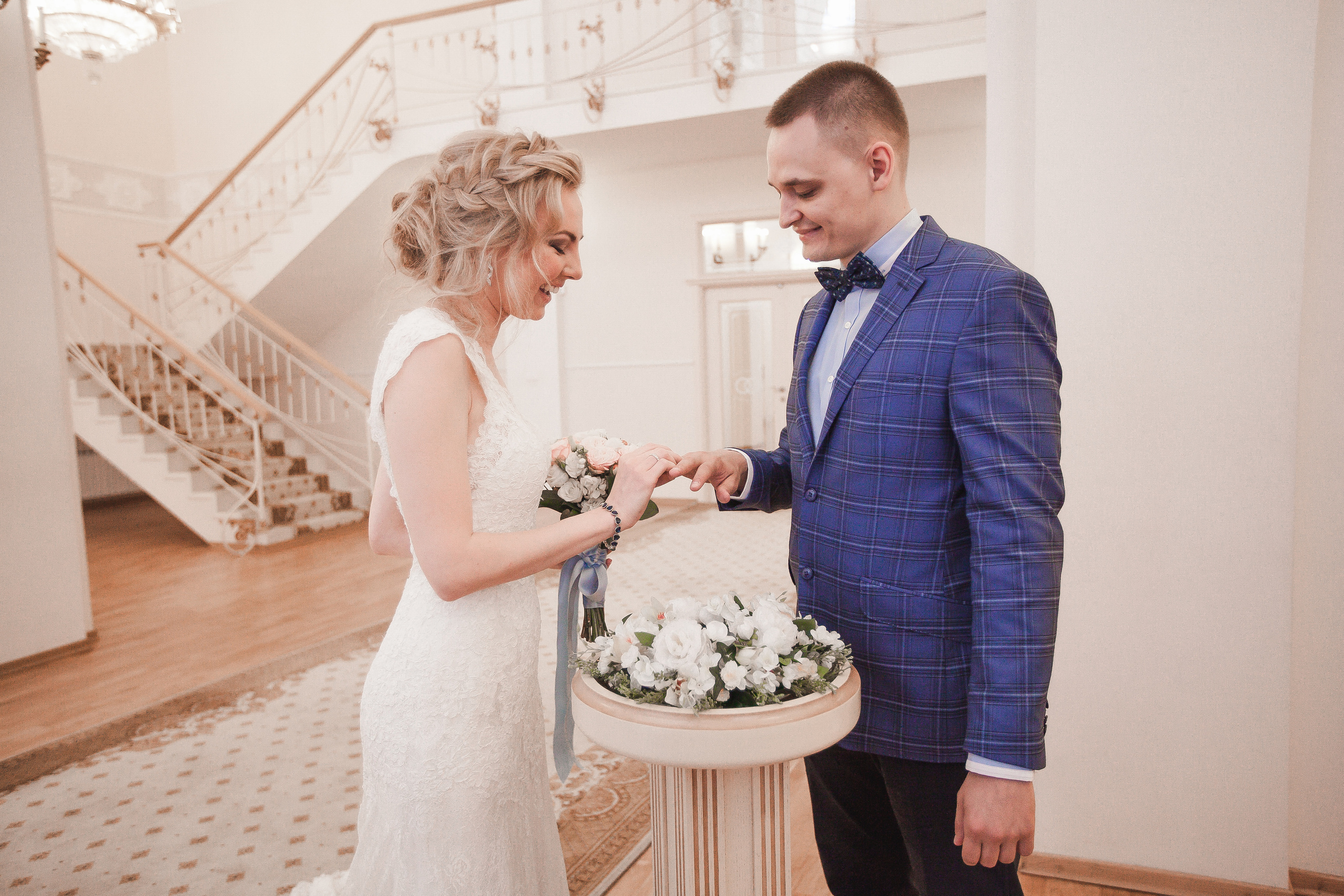 Свадьба Ольги и Владимира в загсе Адмиралтейского района. Фотограф в Санкт-Петербурге Елизавета Сорокина