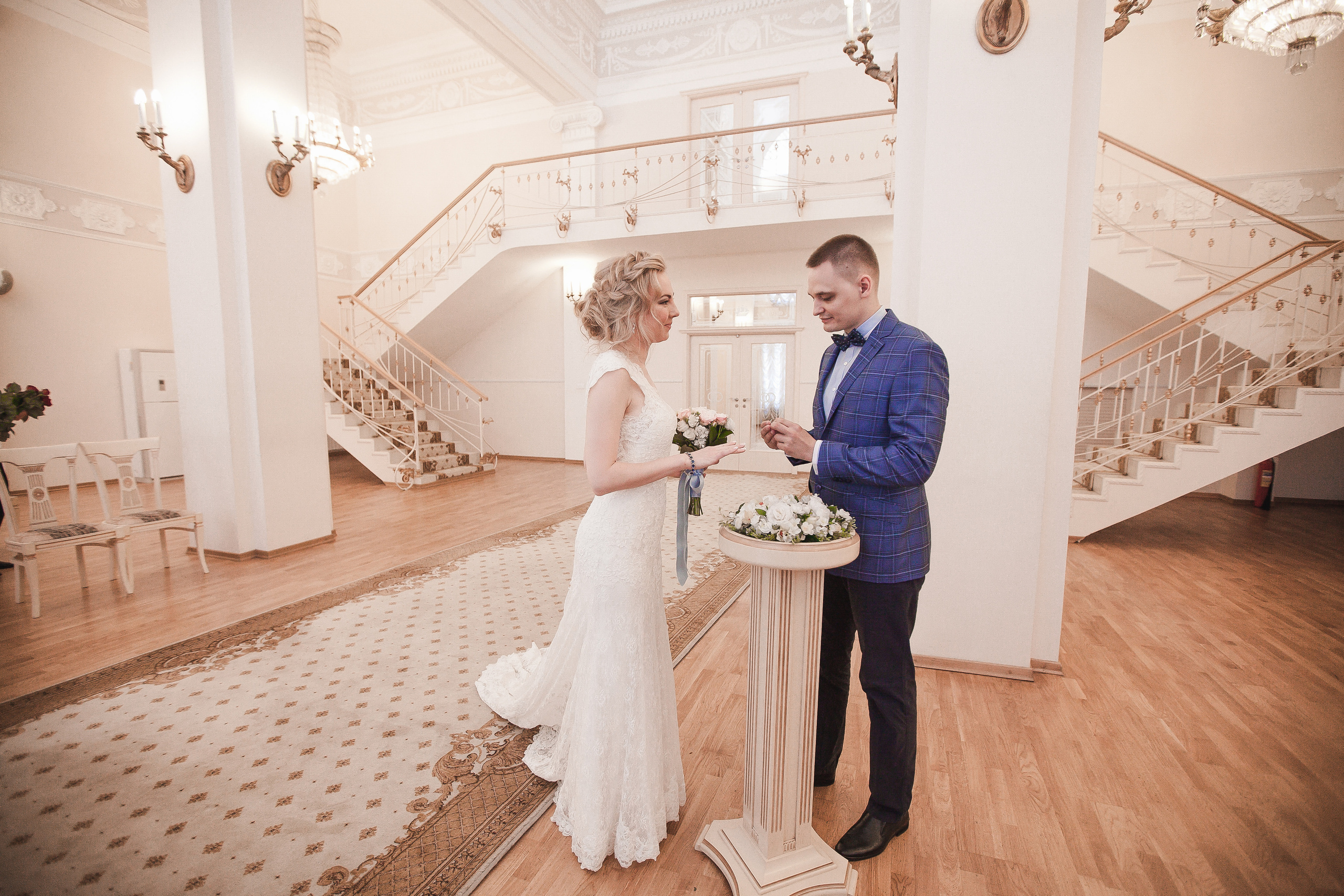 Свадьба Ольги и Владимира в загсе Адмиралтейского района. Фотограф в Санкт-Петербурге Елизавета Сорокина