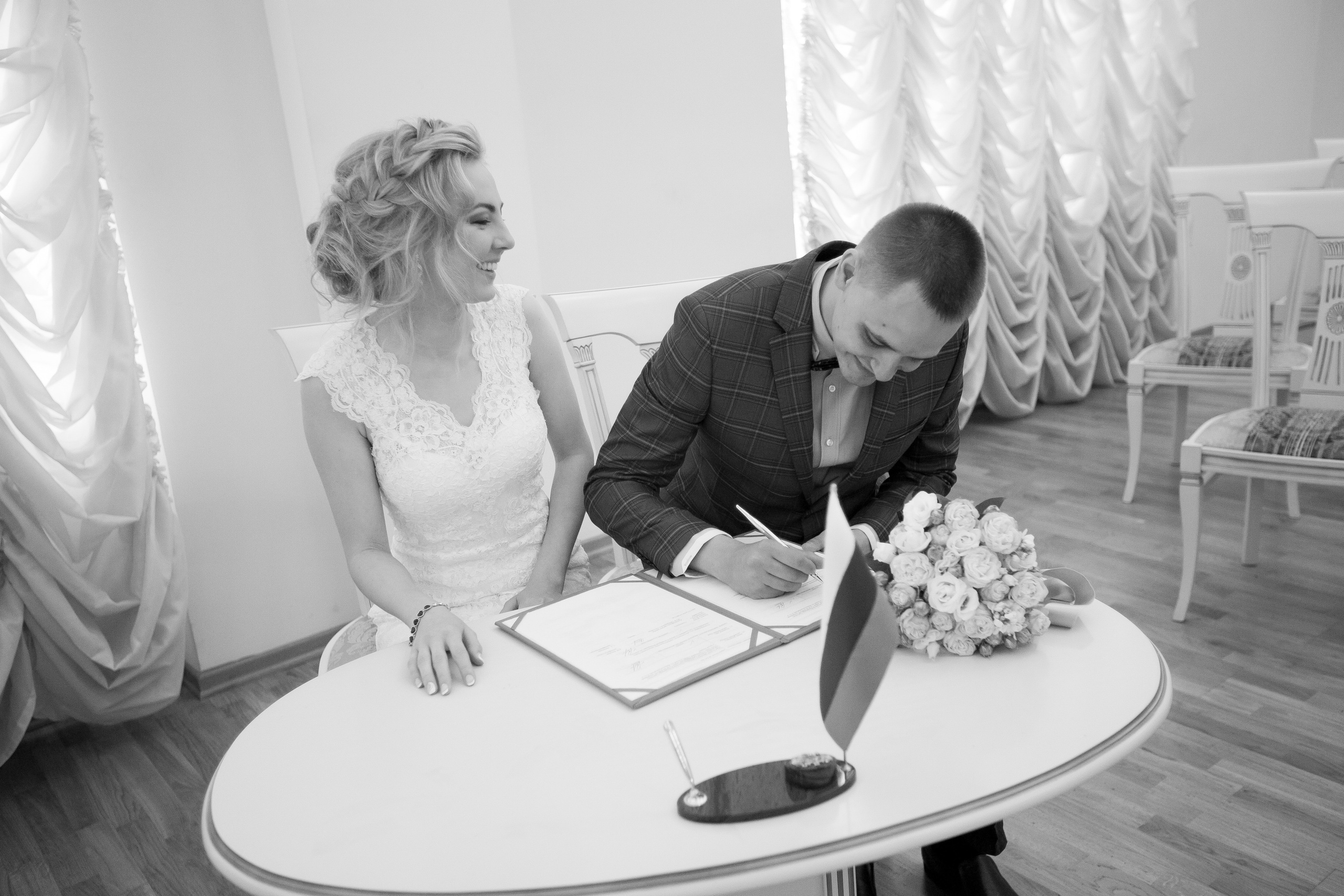 Свадьба Ольги и Владимира в загсе Адмиралтейского района. Фотограф в Санкт-Петербурге Елизавета Сорокина