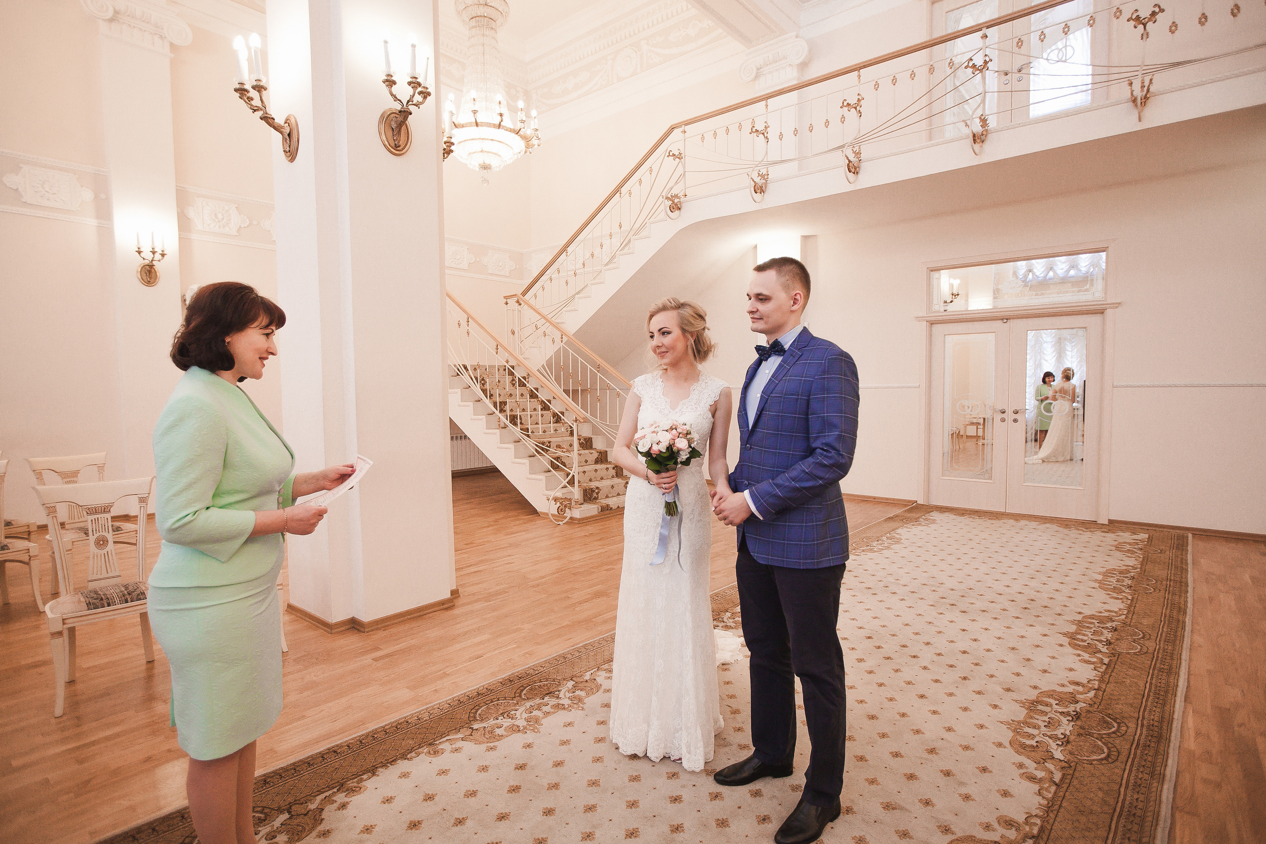 Свадьба Ольги и Владимира в загсе Адмиралтейского района. Фотограф в Санкт-Петербурге Елизавета Сорокина