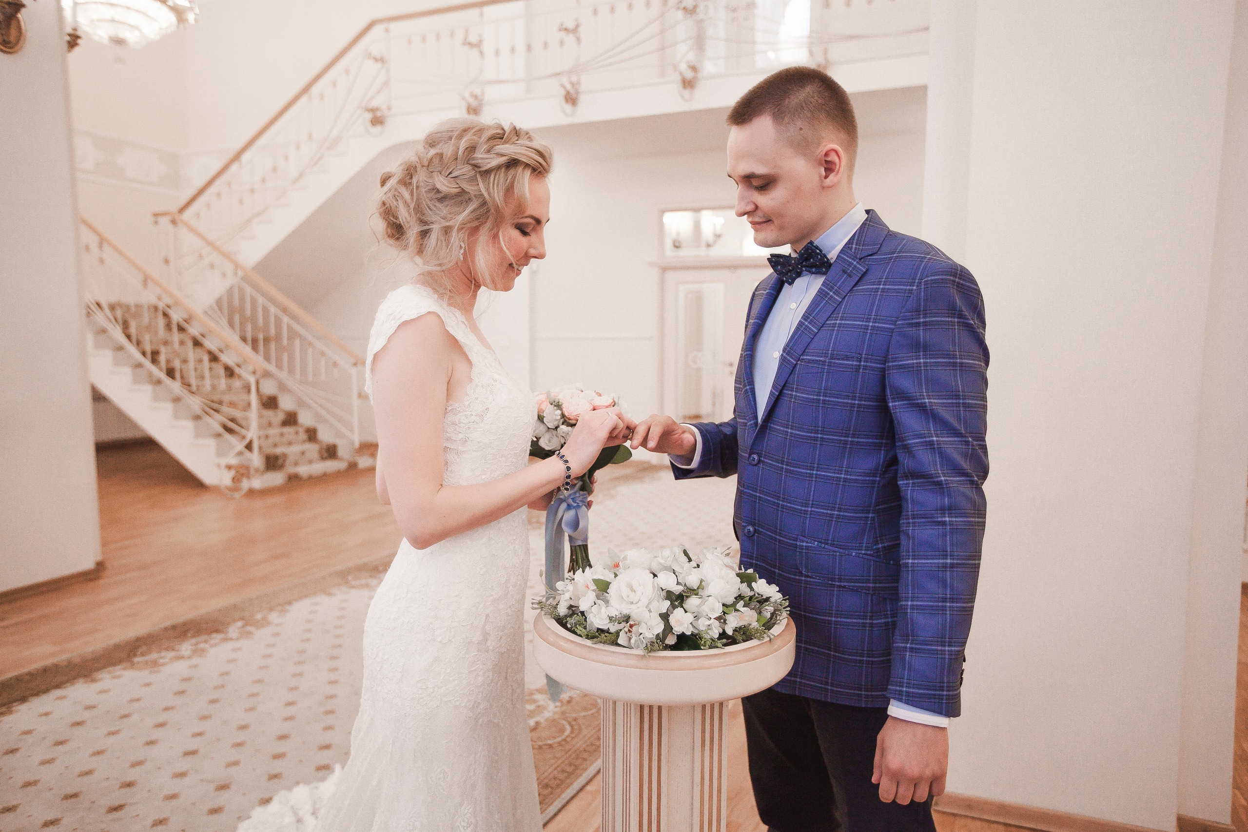 Свадьба Ольги и Владимира в загсе Адмиралтейского района. Фотограф в Санкт-Петербурге Елизавета Сорокина