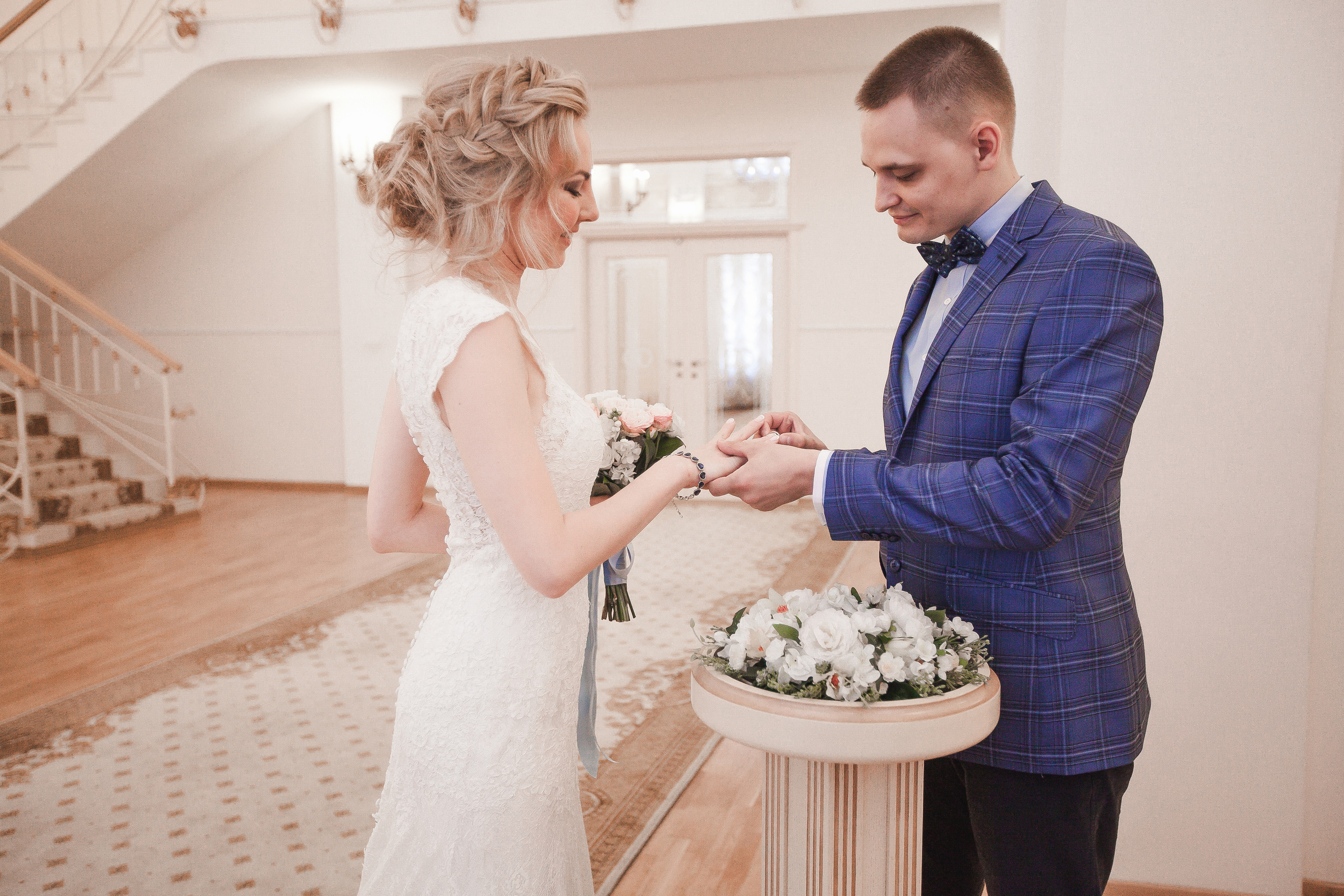 Свадьба Ольги и Владимира в загсе Адмиралтейского района. Фотограф в Санкт-Петербурге Елизавета Сорокина