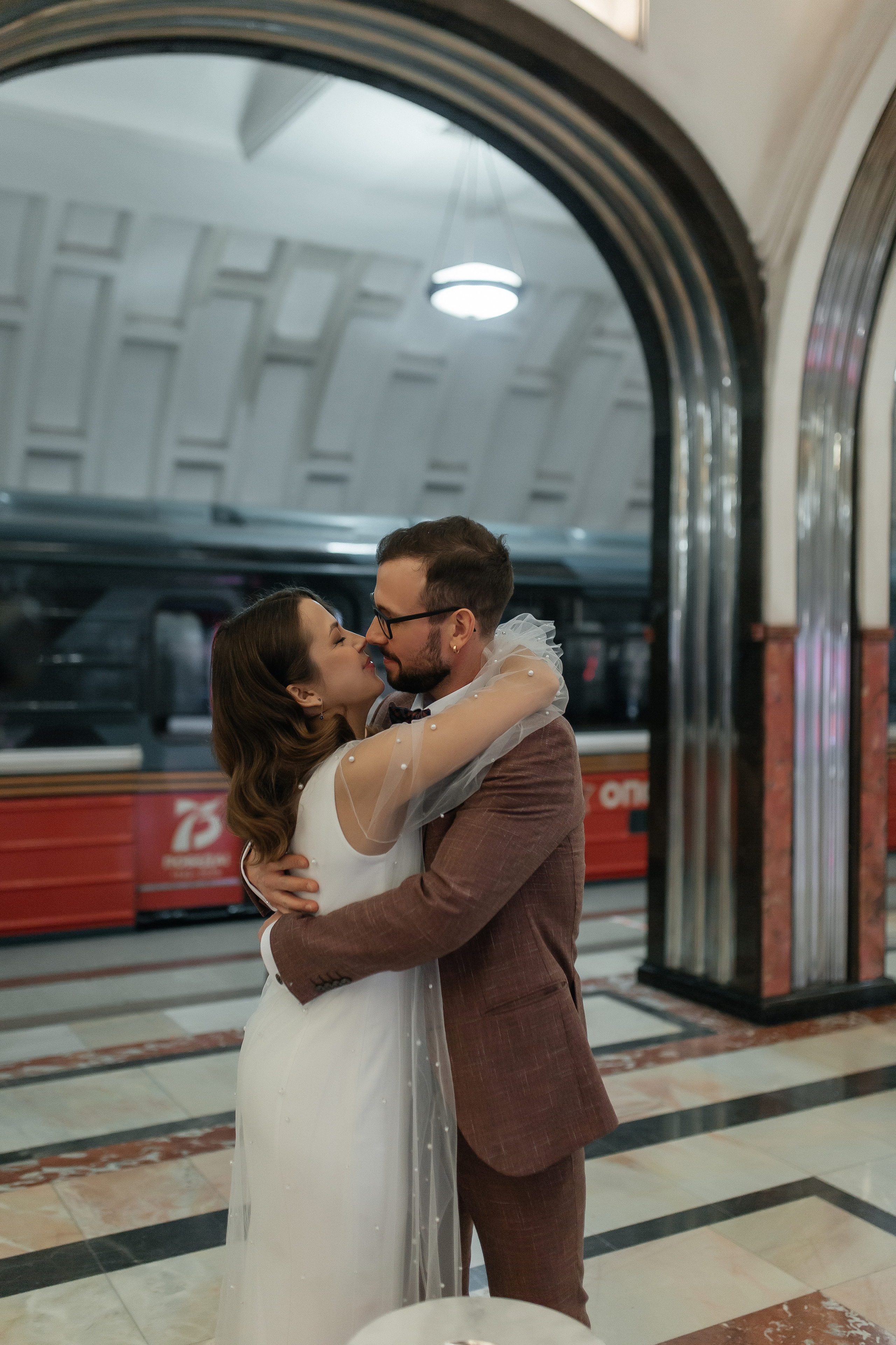 Ночная регистрация брака на станции метро Маяковская. Фото Радости. Свадебный и семейный фотограф в Москве Юлия Самойлова