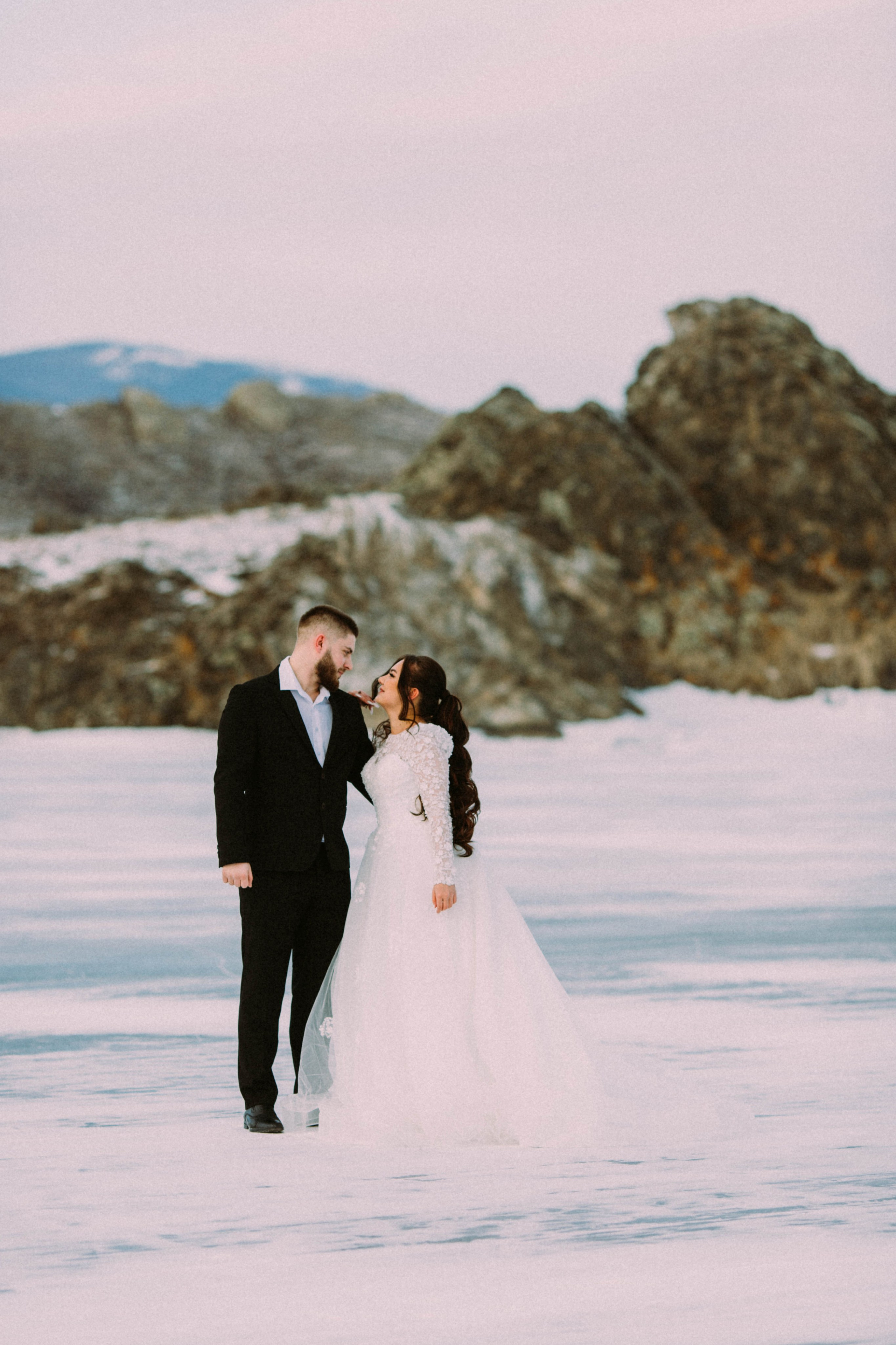 Свадебная зимняя съемка на Байкале. Главная
