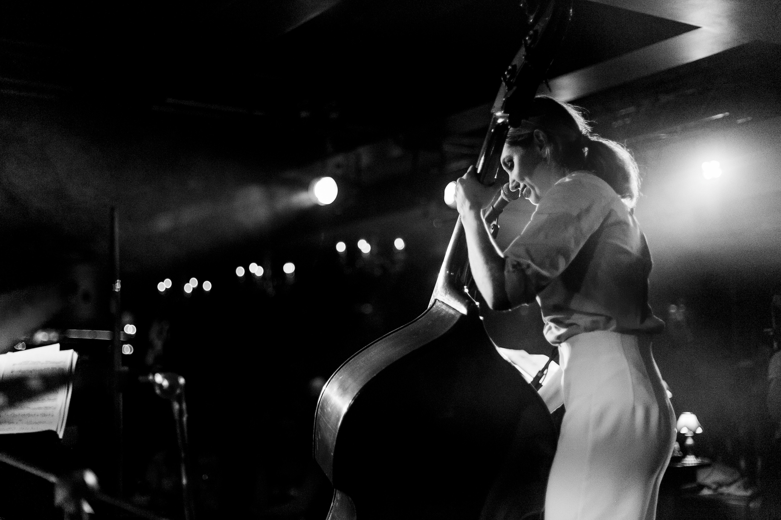 Фотосъемка концерта Дарьи Шорр в клубе Алексея Козлова. Репортажный фотограф Борис Геер