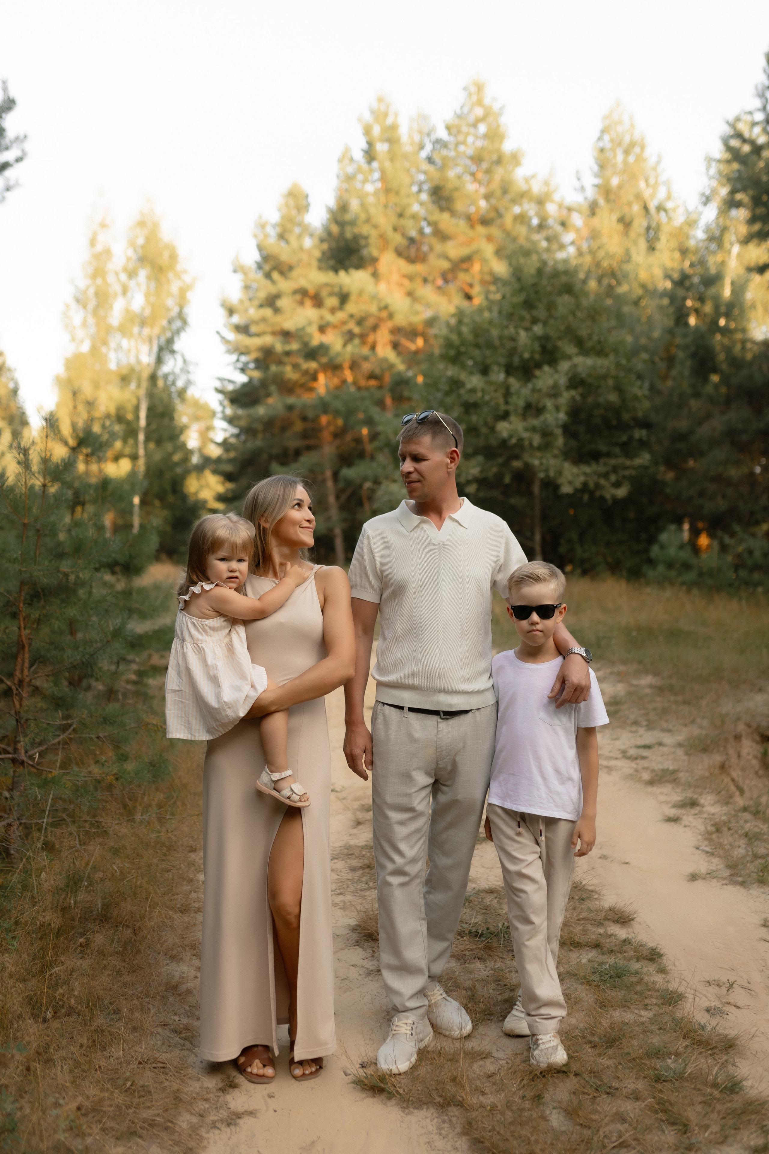 Алексей, Мария, Ваня и Варя. Фотограф Татьяна Семенова