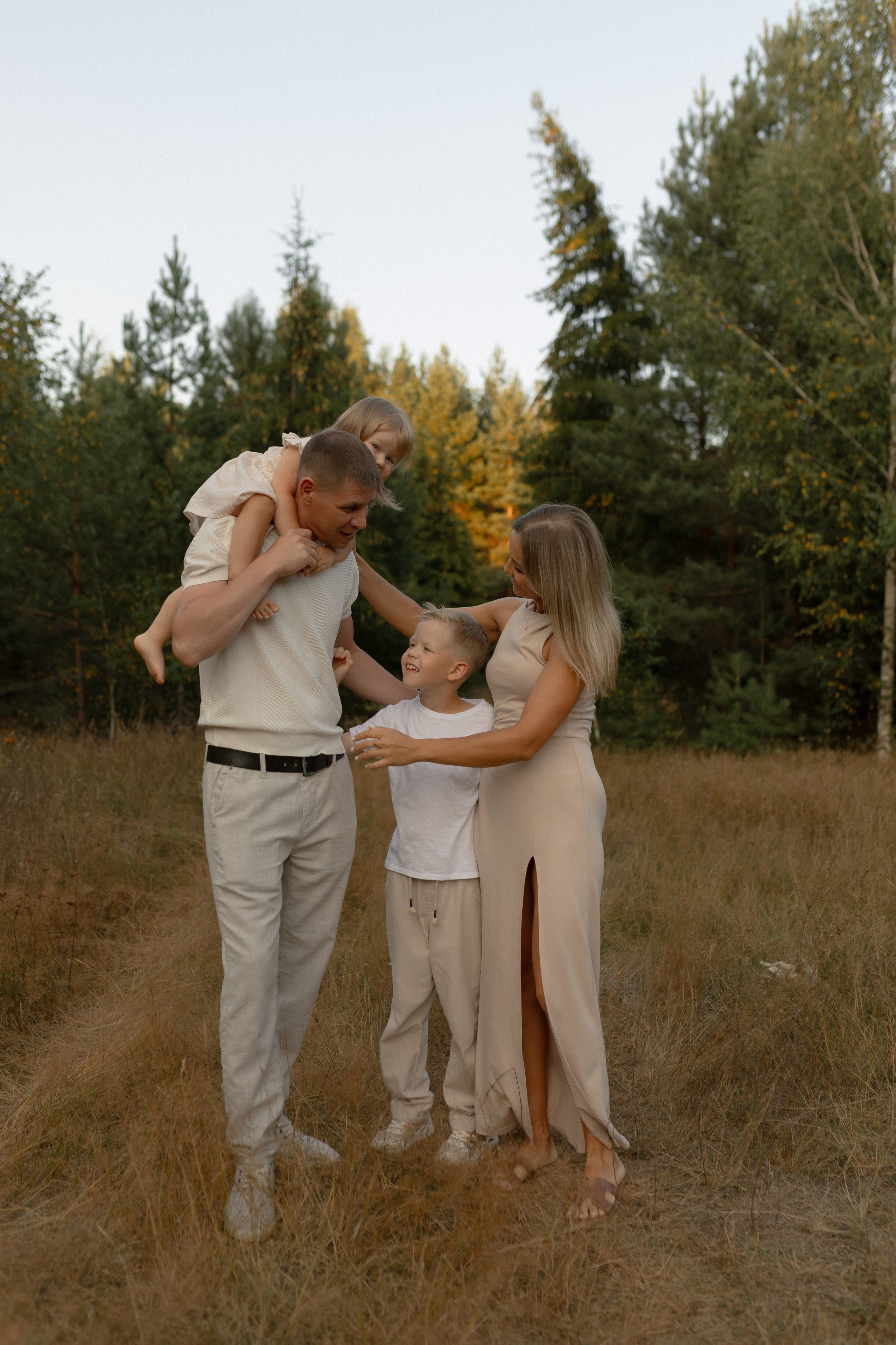 Алексей, Мария, Ваня и Варя. Фотограф Татьяна Семенова