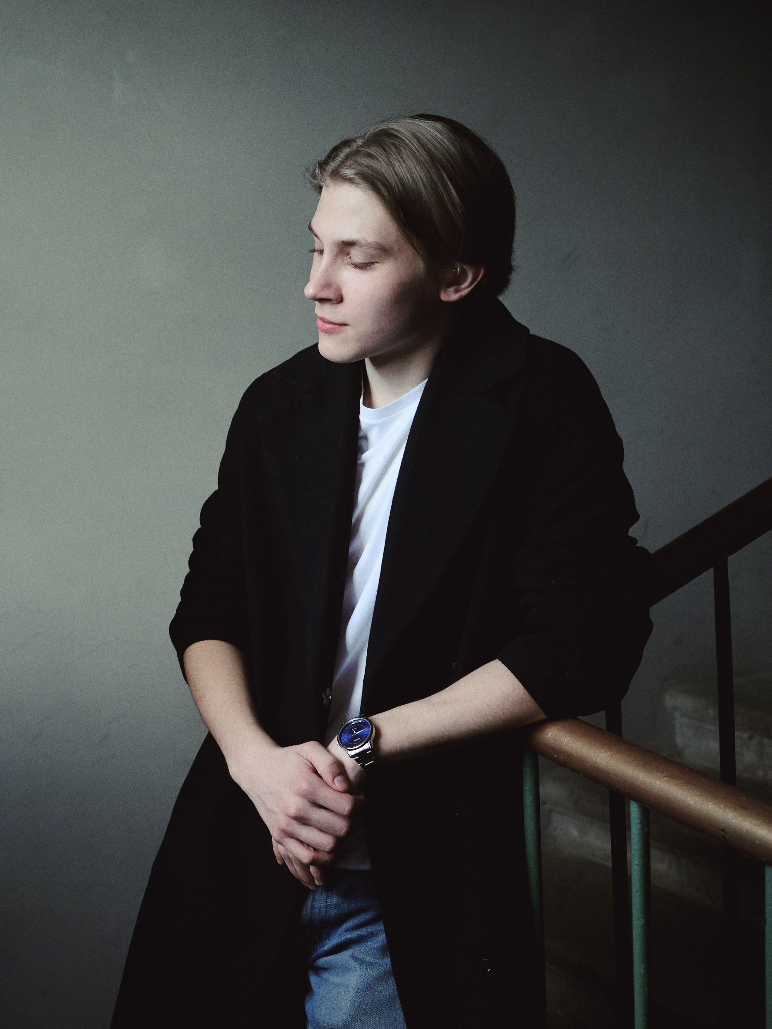 День рождения в Питерской парадной. May the numbers guide us