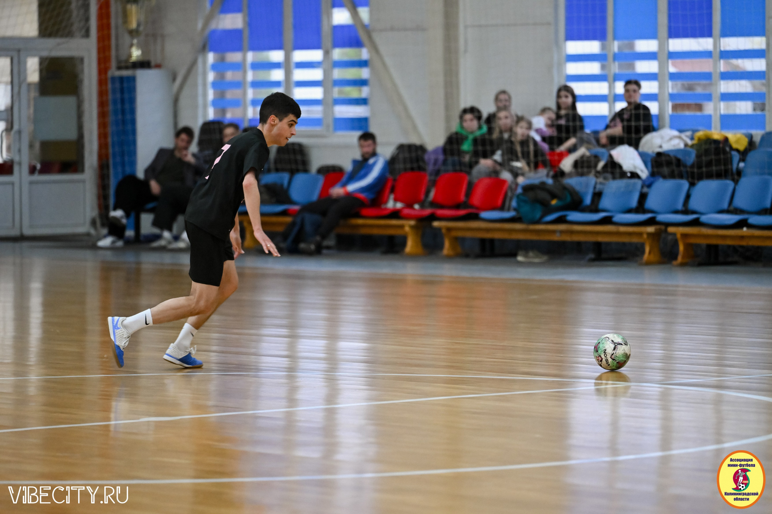 8 тур Корпоративной Бизнес-Лиги по футзалу. VIBECITY.RU Вайб Сити Ру Фоторепортажи Фотоотчеты Калининград