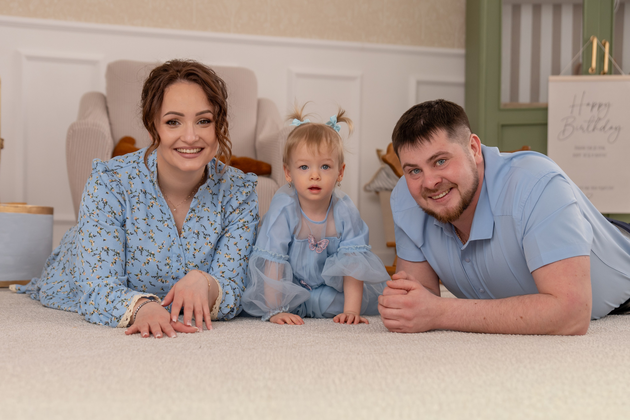 Александр и Анастасия и доченька Юлечка (1). Я Ольга Казанцева, фотографирую снимаю ваши киноистории и печатаю фото и цифровые портреты на холсте