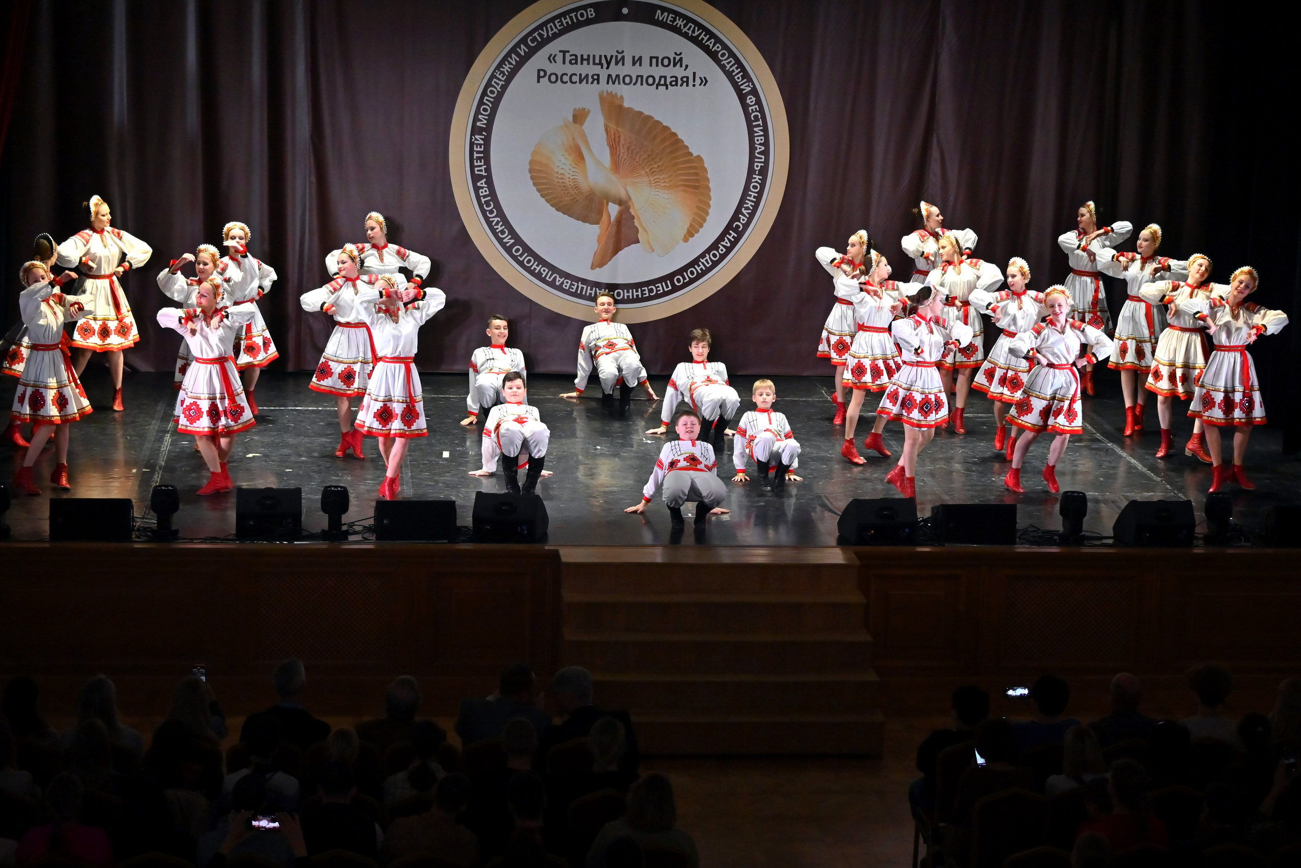Гала-концерт. Танцуй и пой, Россия Молодая! 22.04.2024. Профессиональный фотограф в Москве Алёна Котова