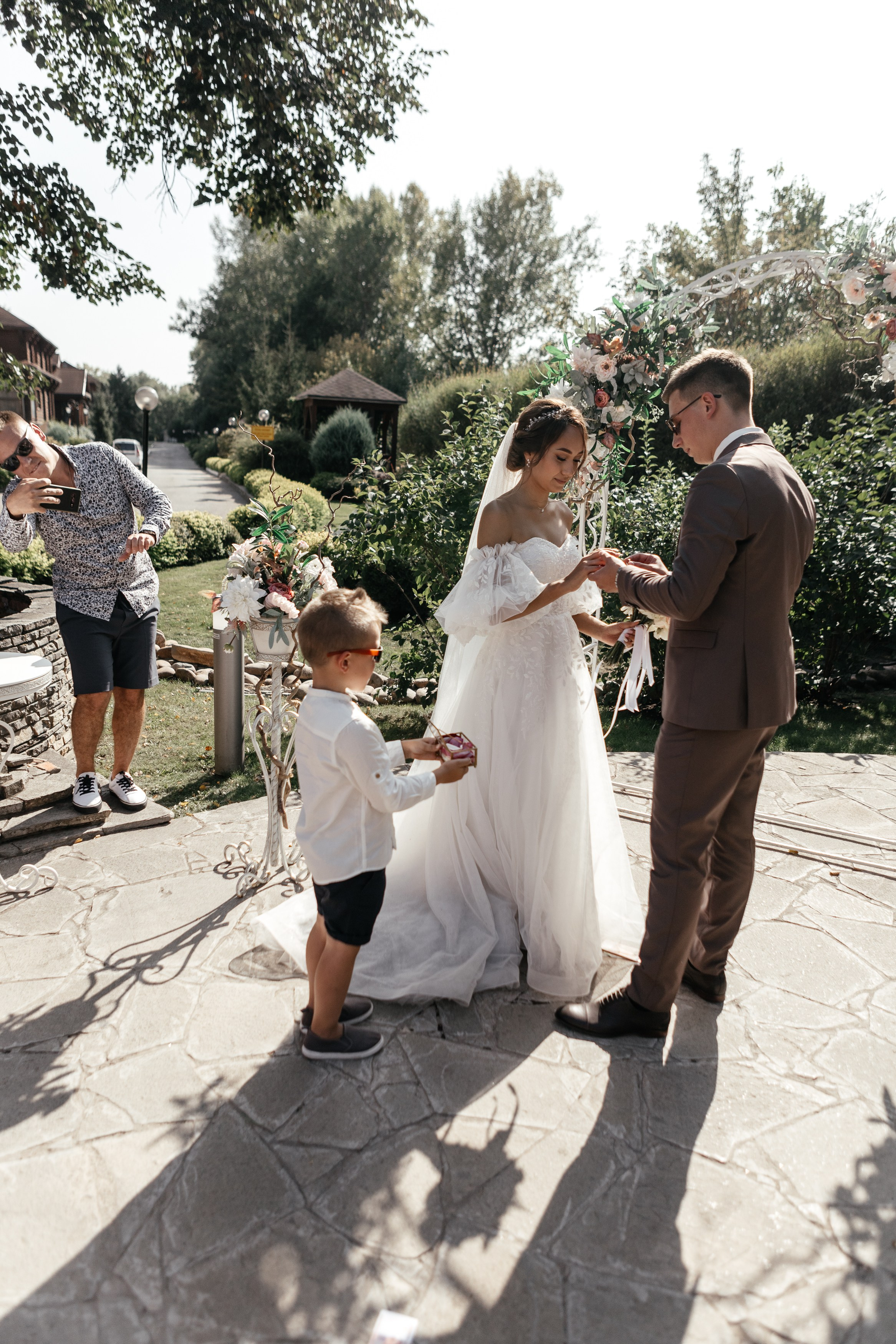 Свадебный фотограф Уфа — Руслан ГабдлисламовЖивые эмоции, красивые кадры, воспоминания на всю жизнь.Работаю по всей Республике Башкортоста. Свадебный фотограф Уфа Руслан Габдлисламов