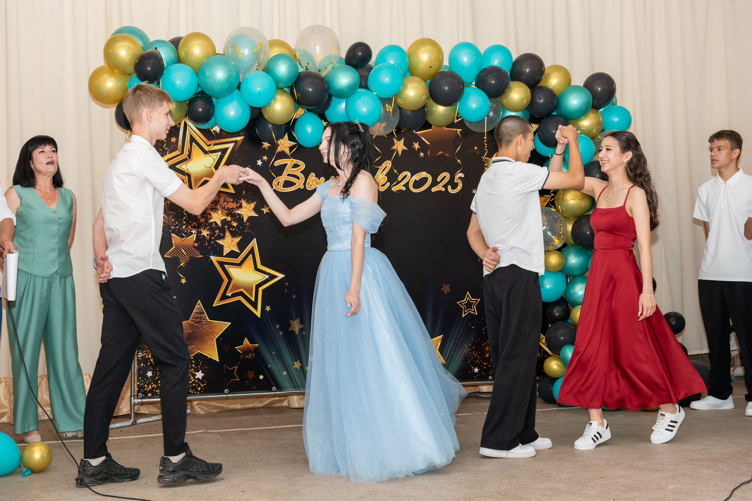 Прощай, школа, здравствуй, мир! Последний звонок и выпускной 9 А» класса. Фотограф |Ленинск, Волжский, Волгоград| Наталья Савилова