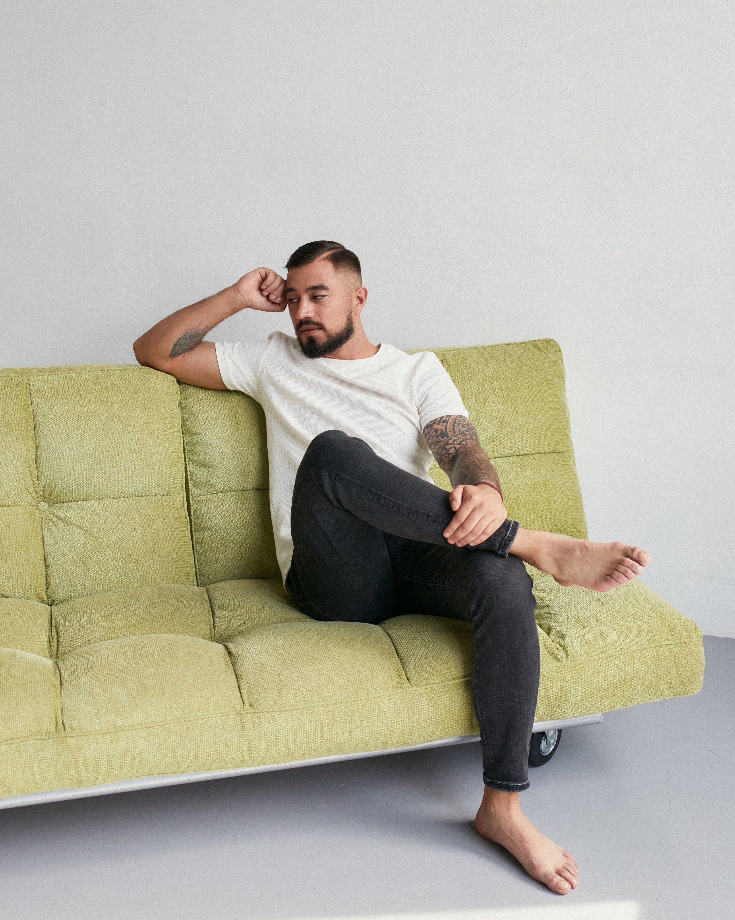 Вячеслав, 183 см, 48-50 р-р. KED Production — продакшн из СПб. Создаём фото, видео и контент, который помогает брендам и селлерам продавать больше