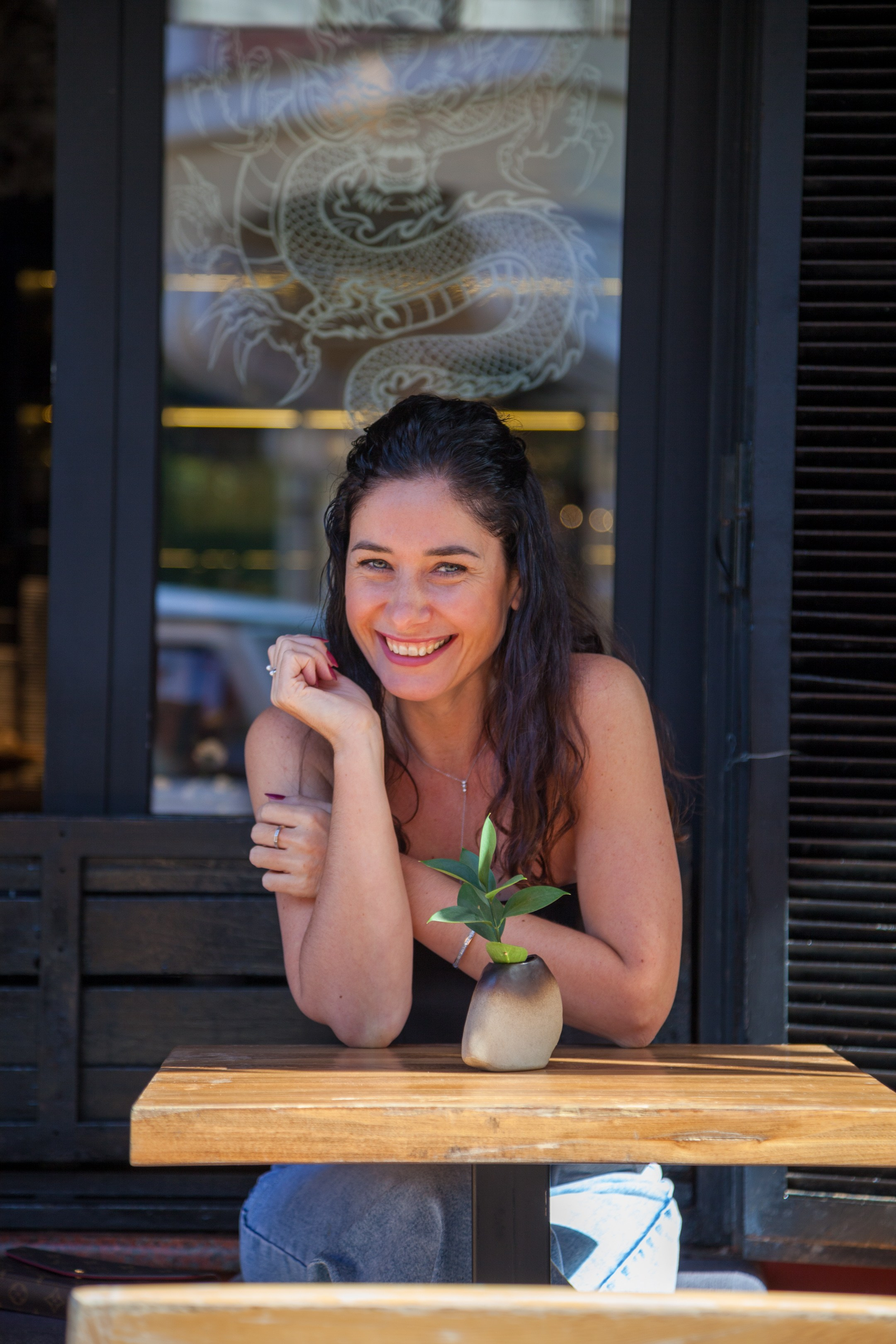 Женская портретная съемка на улицах Москвы. Модный портрет в городском контексте от Николая Захарова.