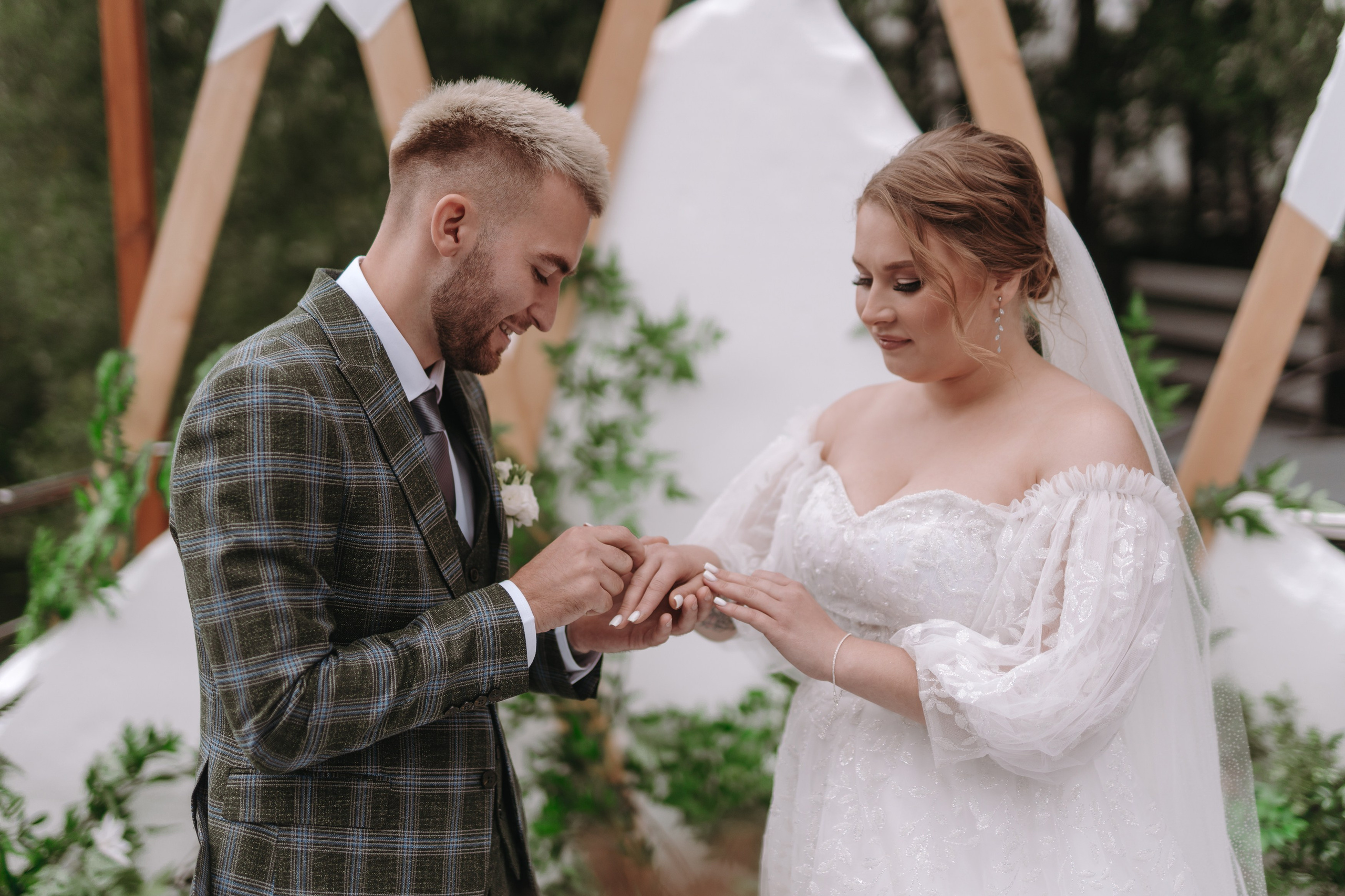 КАФЕ М5 / ХОТИМ ЕДИМ / БОГДАН НАСЫРОВ / ИЛЬНАР АХМАДУЛЛИН