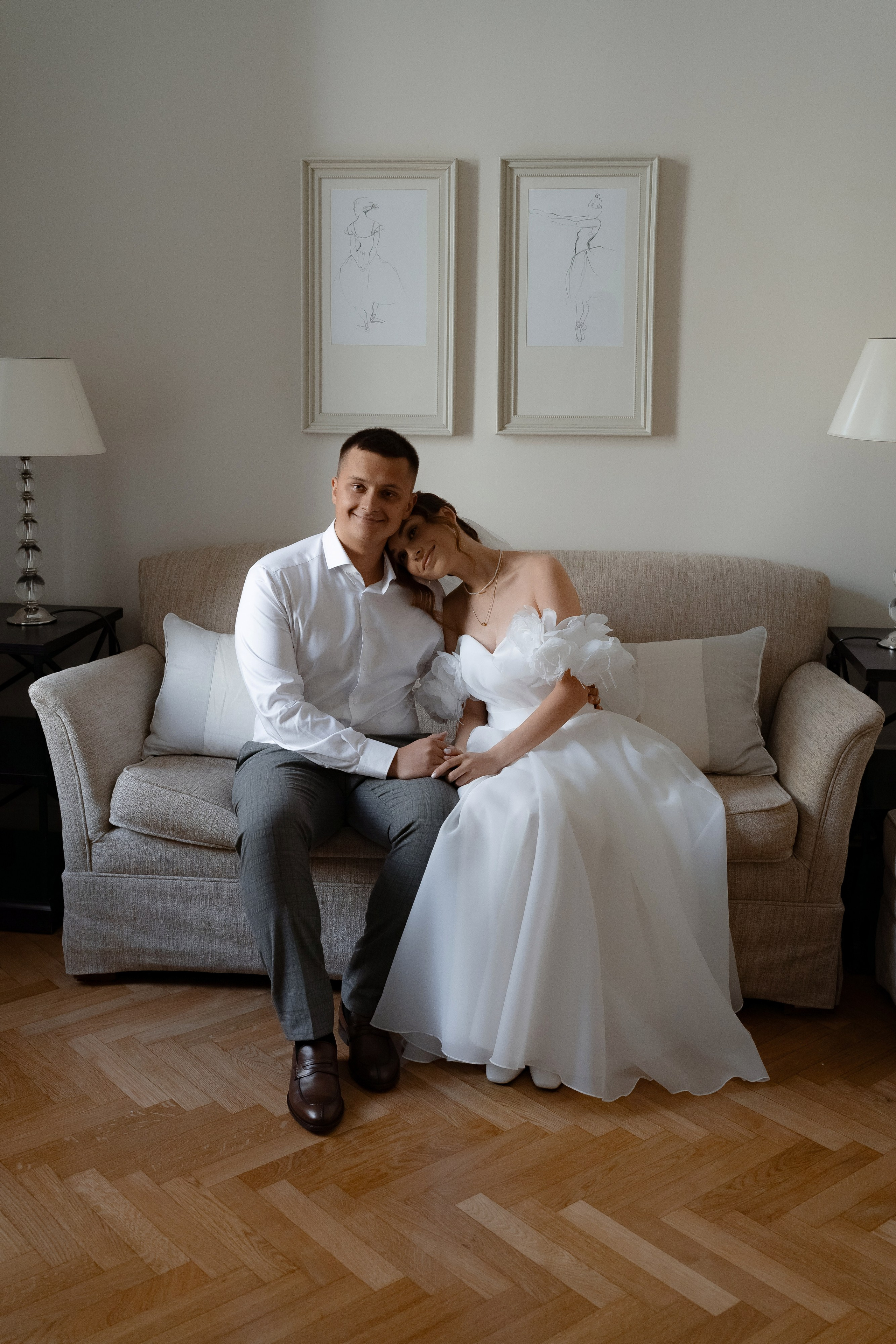 Свадебные фото в элегантном номере отеля