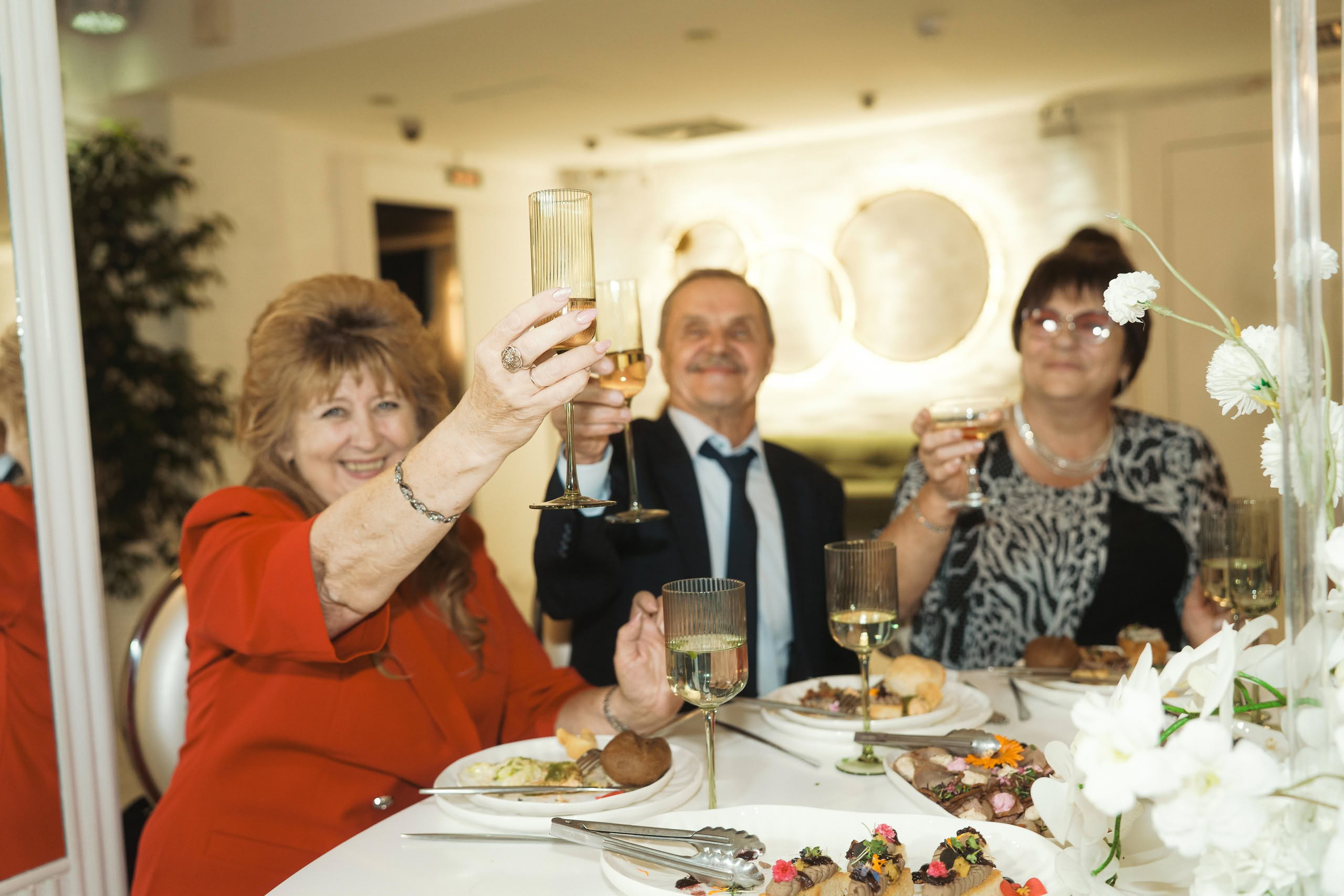 Василий и Марина — свадебный день в Петербурге. Свадебный фотограф Дмитрий Родионов — Санкт-Петербург и Ленинградская область