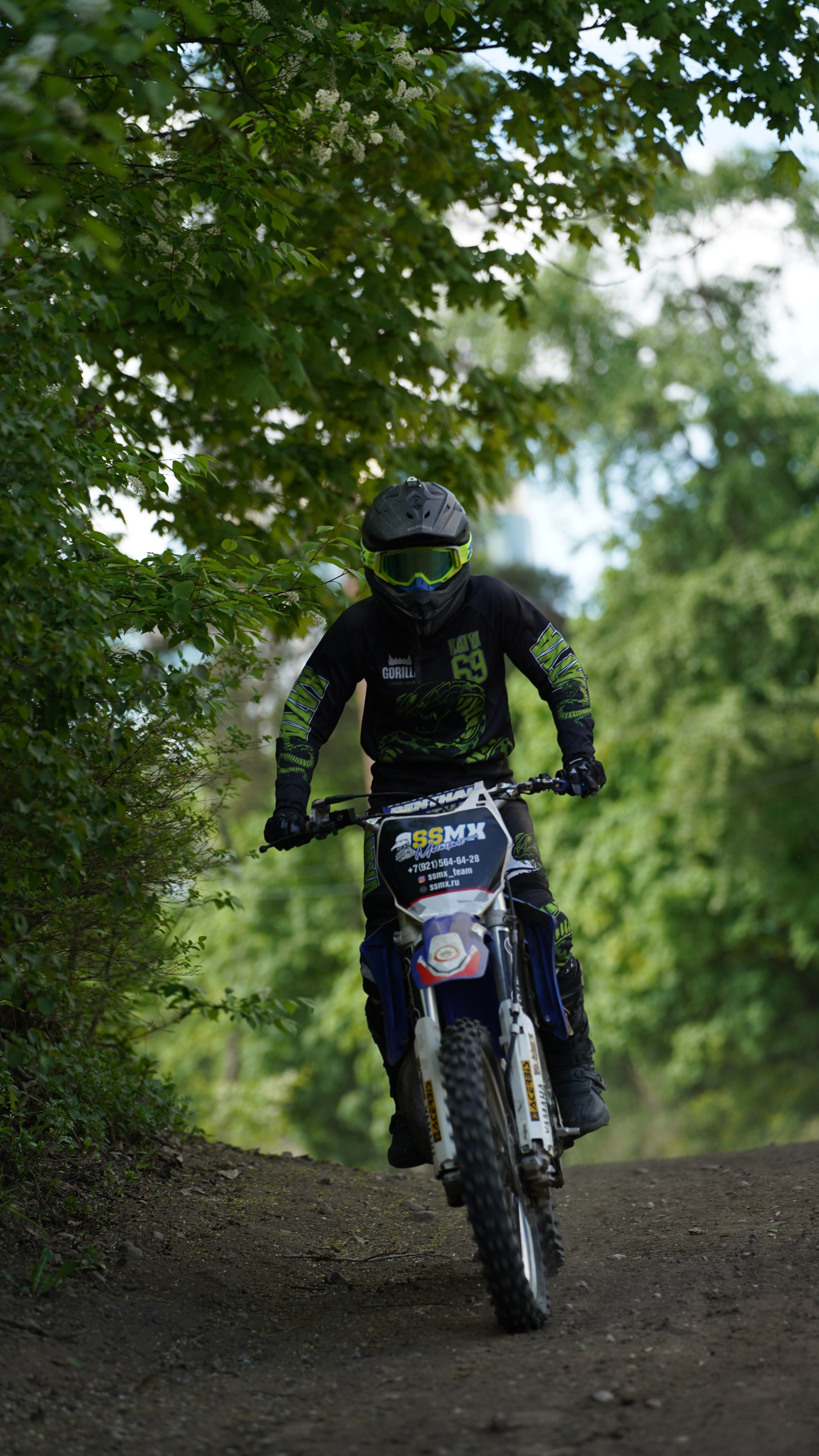 Катя Ли. Графический дизайнер Илья Левченко