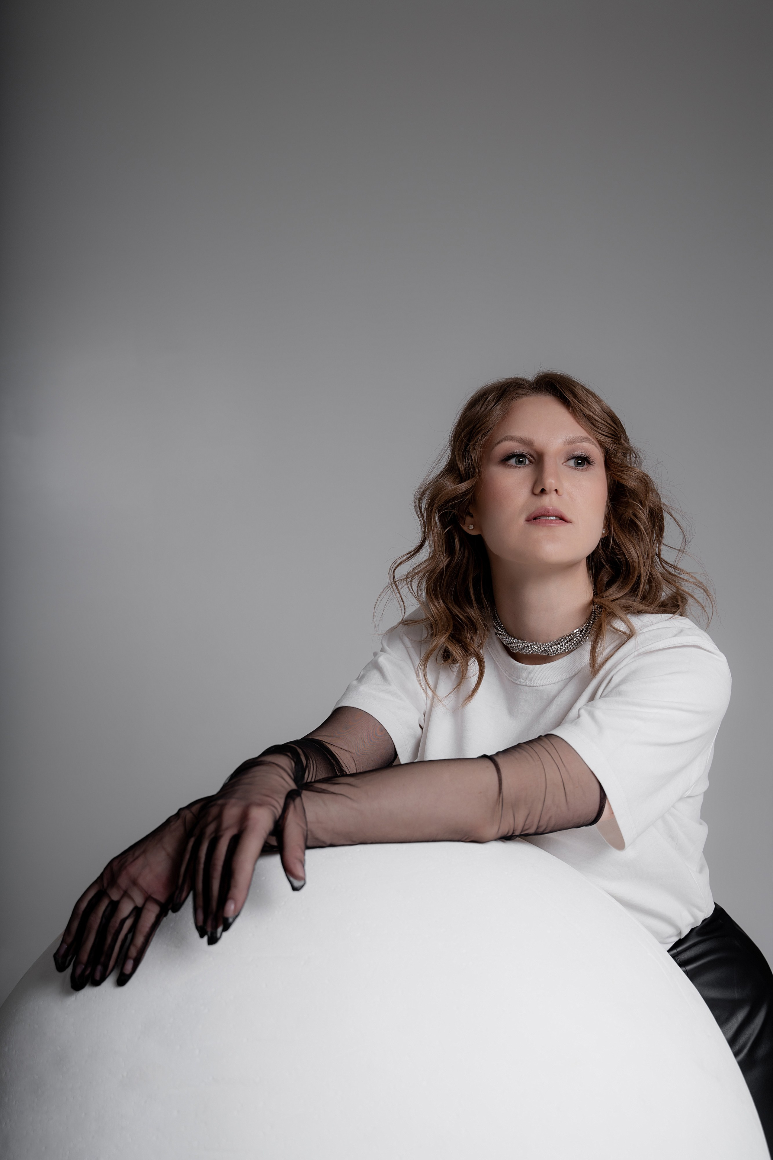 Фотосессия в студии «Классическая женственность». Портретный и свадебный фотограф Алла Карени Москва