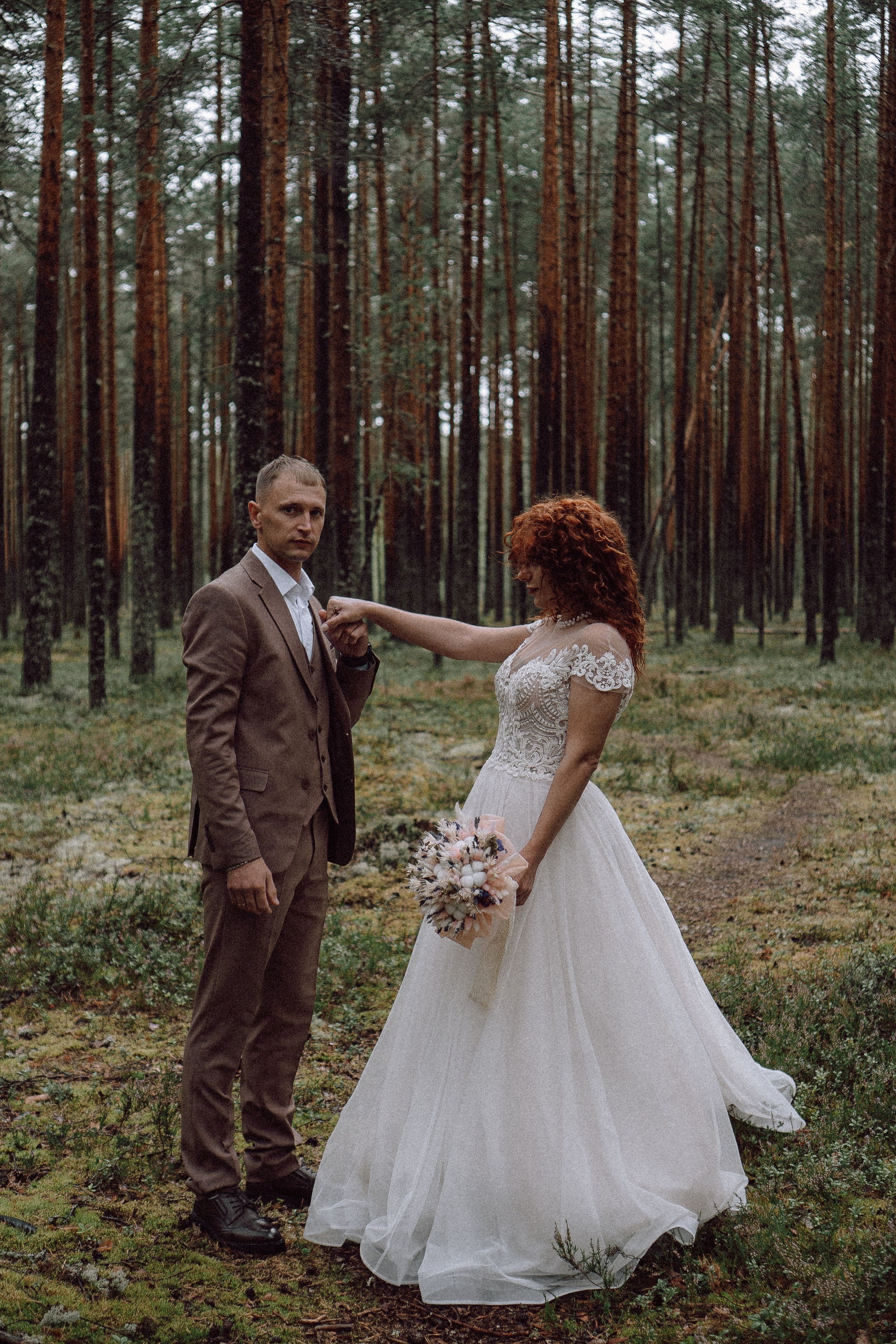 СВАДЕБНАЯ ФОТОСЕССИИЯ ПАРЫ В ГОРОДЕ ПРИОЗЕРСК В СОСНОВОМ ЛЕСУ И С ПИКАПОМ. Профессиональный фотограф, Санкт-Петербург — Виктория Богомолова