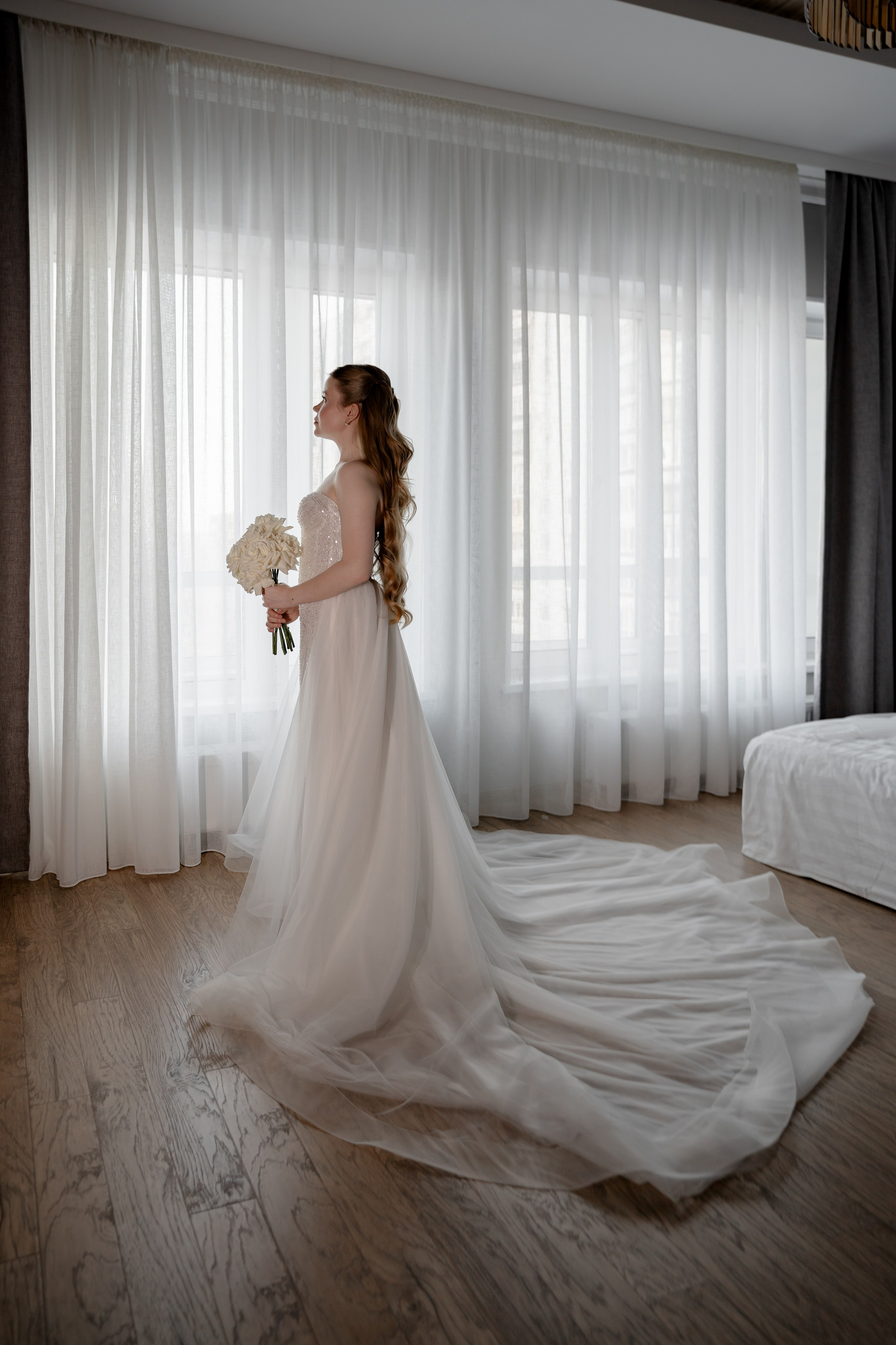 СВАДЕБНАЯ СЬЕМКА СБОРОВ В ОТЕЛЕ И ВЫЕЗД НА ЦЕРЕМОНИЮ (СНЯТО В СИБИРЕ В НИЖНЕВАРТОВСКЕ)М. Профессиональный фотограф, Санкт-Петербург — Виктория Богомолова