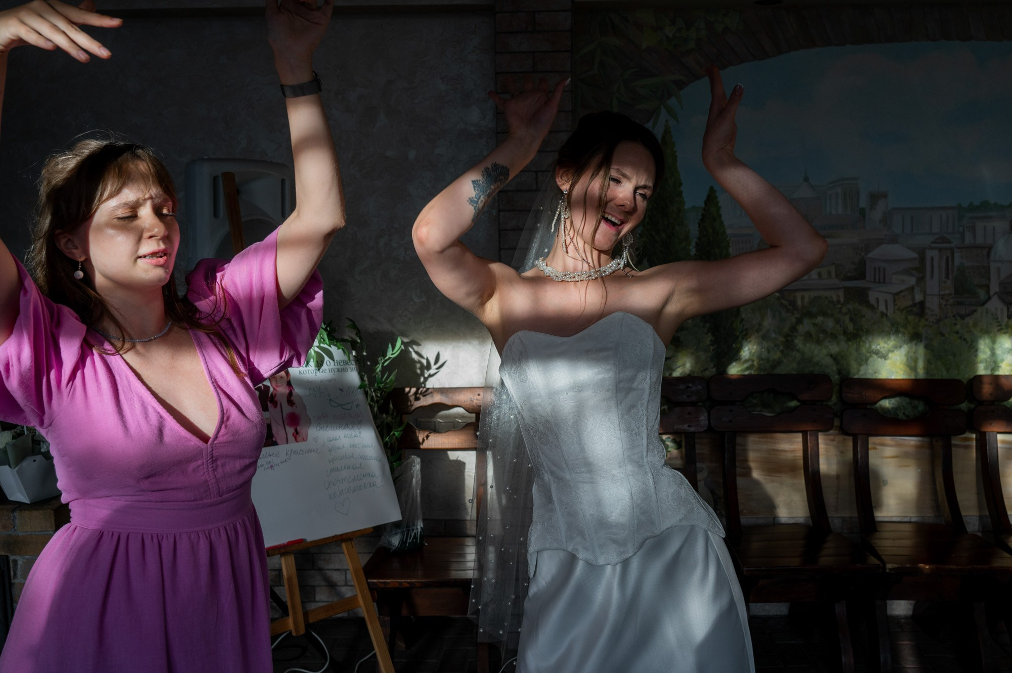 Влад и Кристина, камерная свадьба творческих ребят. Свадебный и портретный фотограф в Омске Матвей Краузе