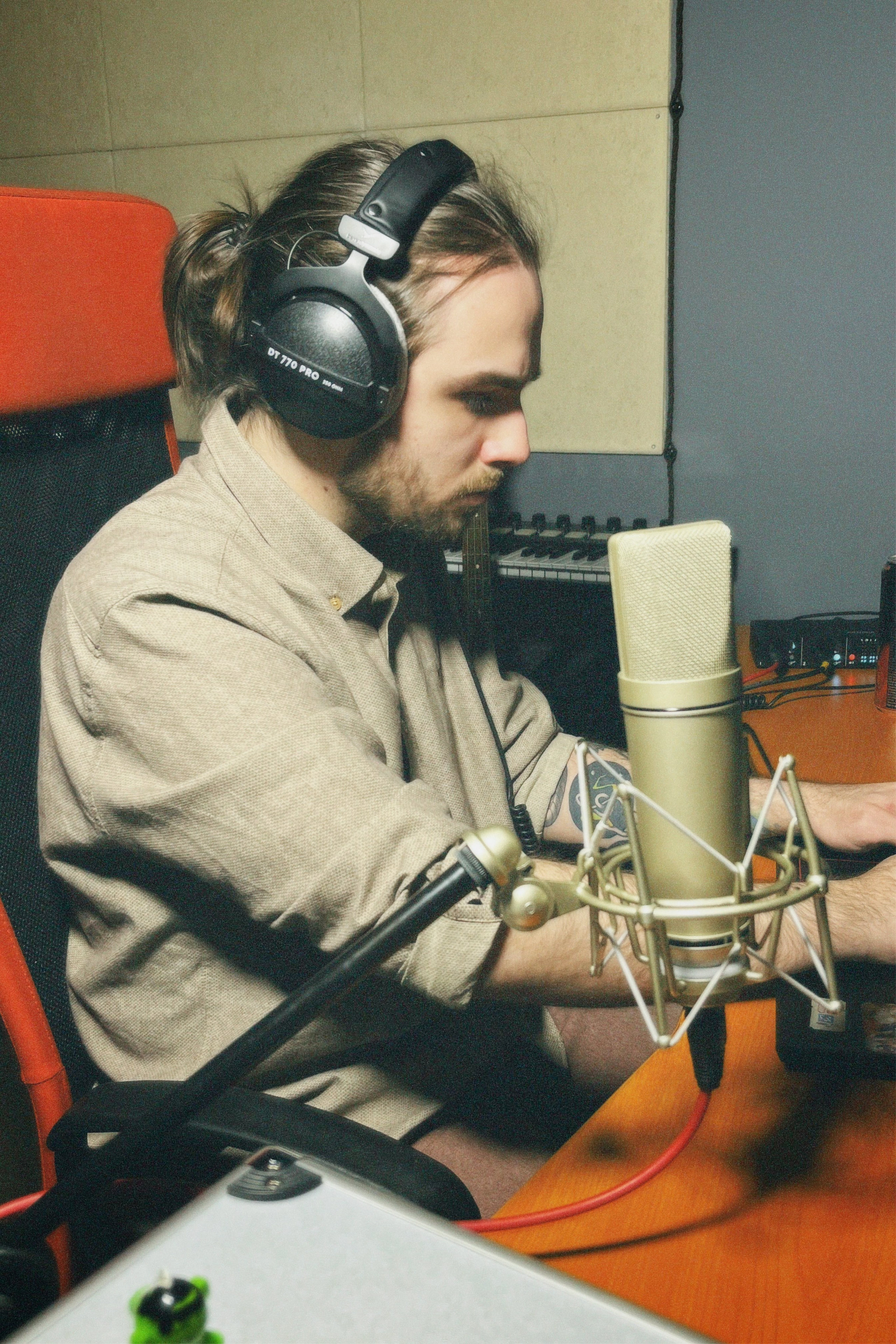 Его величество случай — запись трека на СHAYKASTUDIA. Фотография для артистов