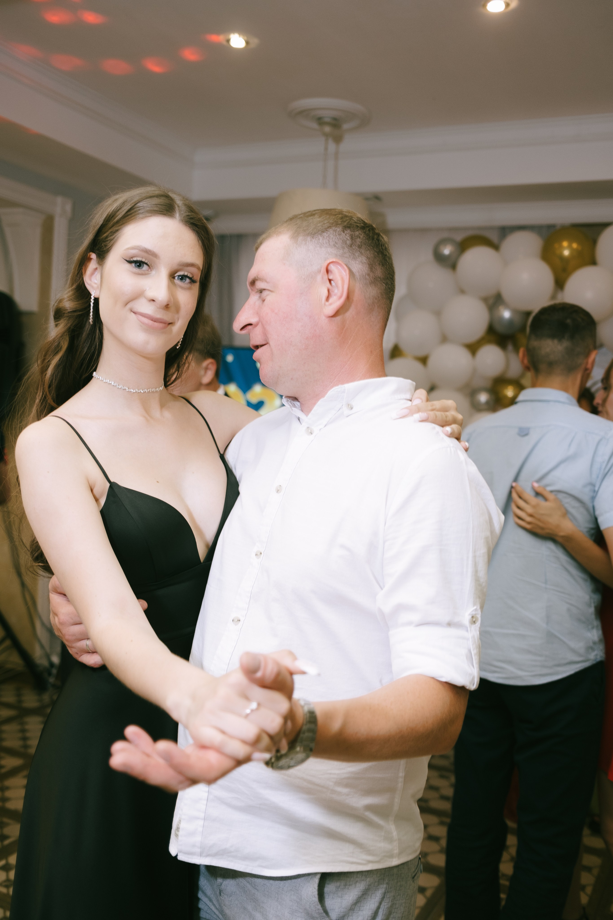 Выпускной школа 33. Свадебный и репортажной фотограф Денис Ожигин в Краснодаре и Краснодарском крае