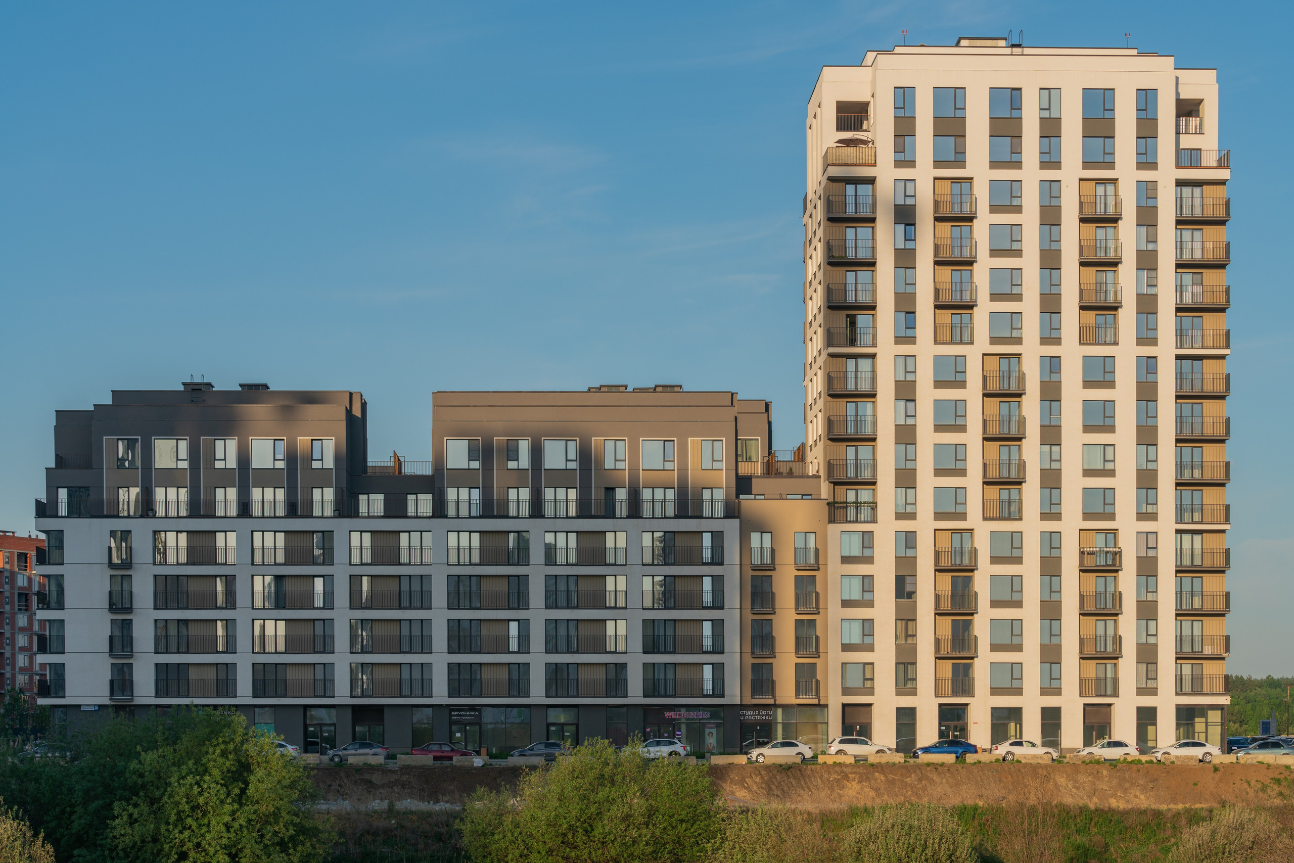 На Академическом | Брусника. Архитектурный фотограф Кирилл Цыбенко. Работаю в Москве, по всей России и Миру