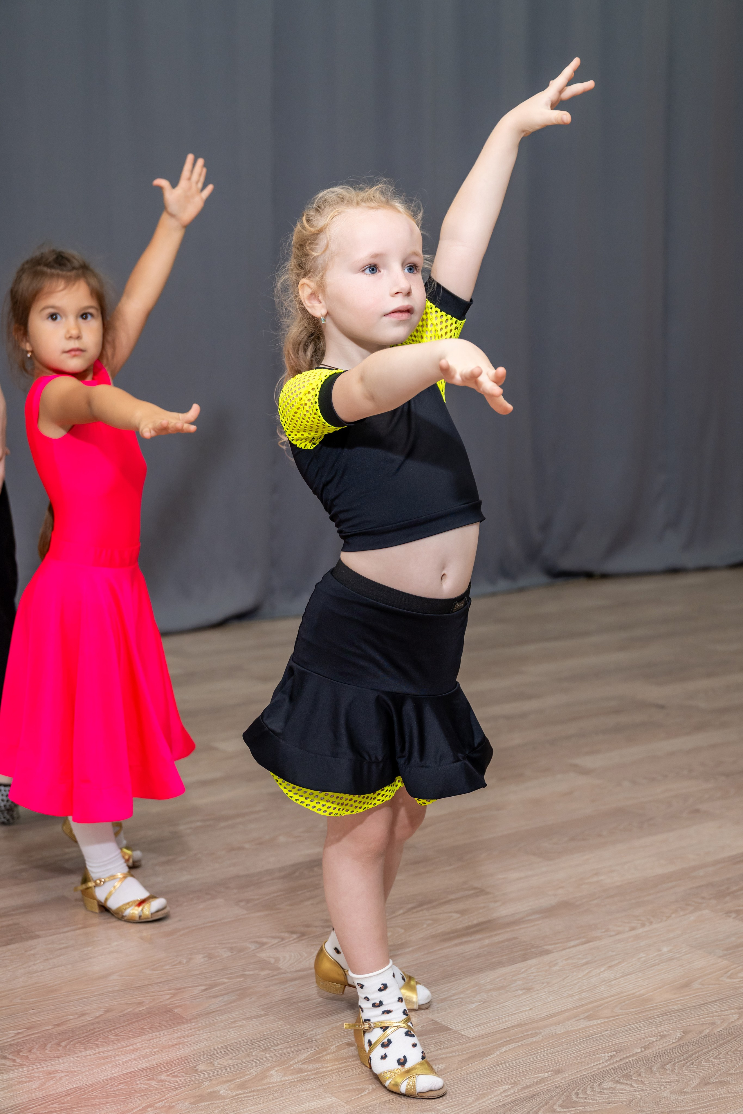Группа 3-6 лет первый и второй год обучения. КонТакт — спортивные бальные танцы в Москве