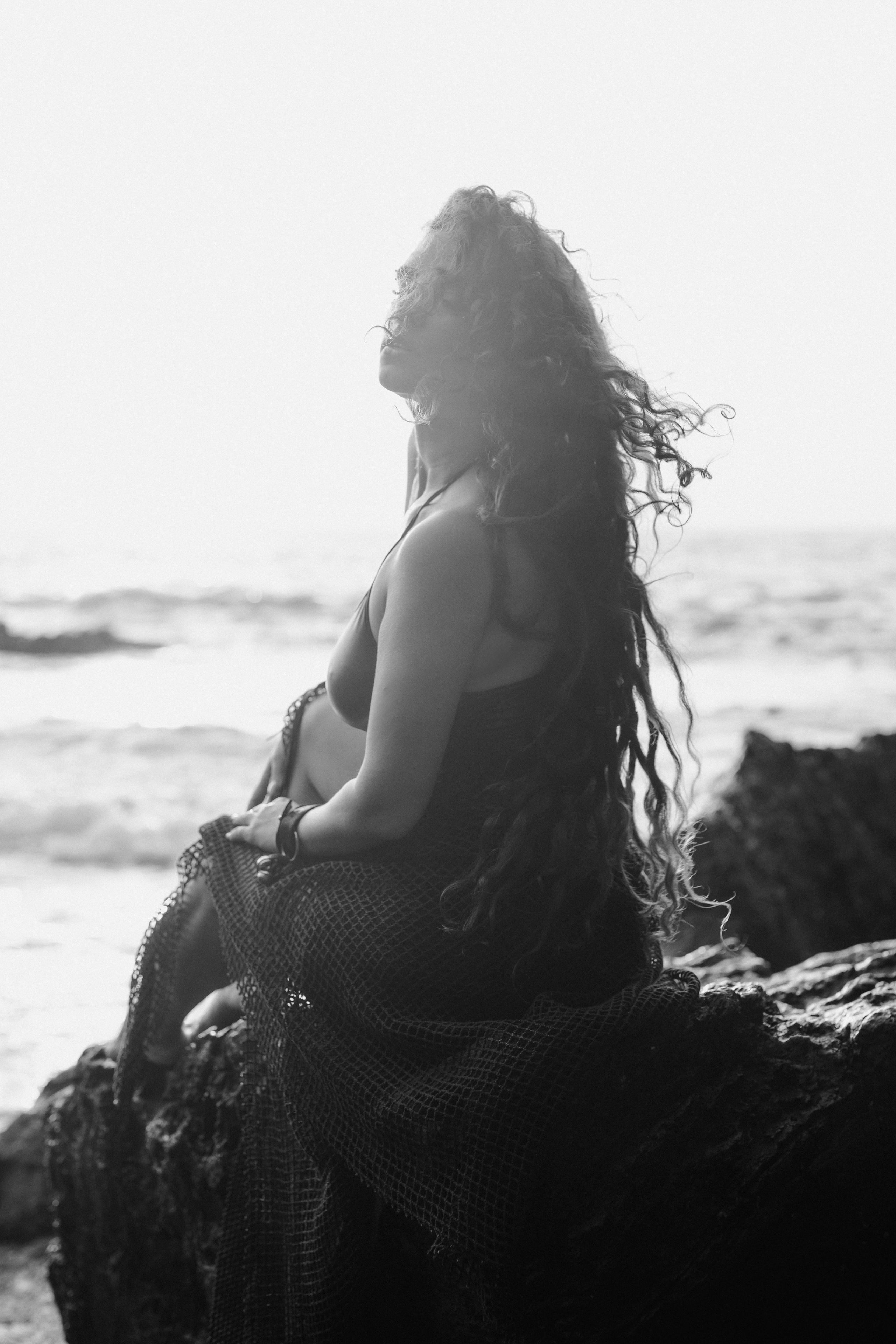 Ксения и море. Фотограф Аля Овчарова