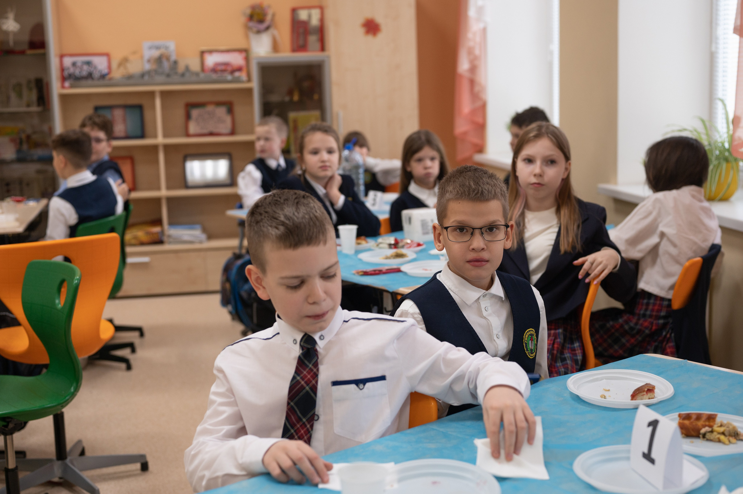 Репортаж мероприятия в классе 5Ж 16 гимназия 2024 г. Фотограф новорожденных, семейный детский в Тюмени Татьяна Морозова