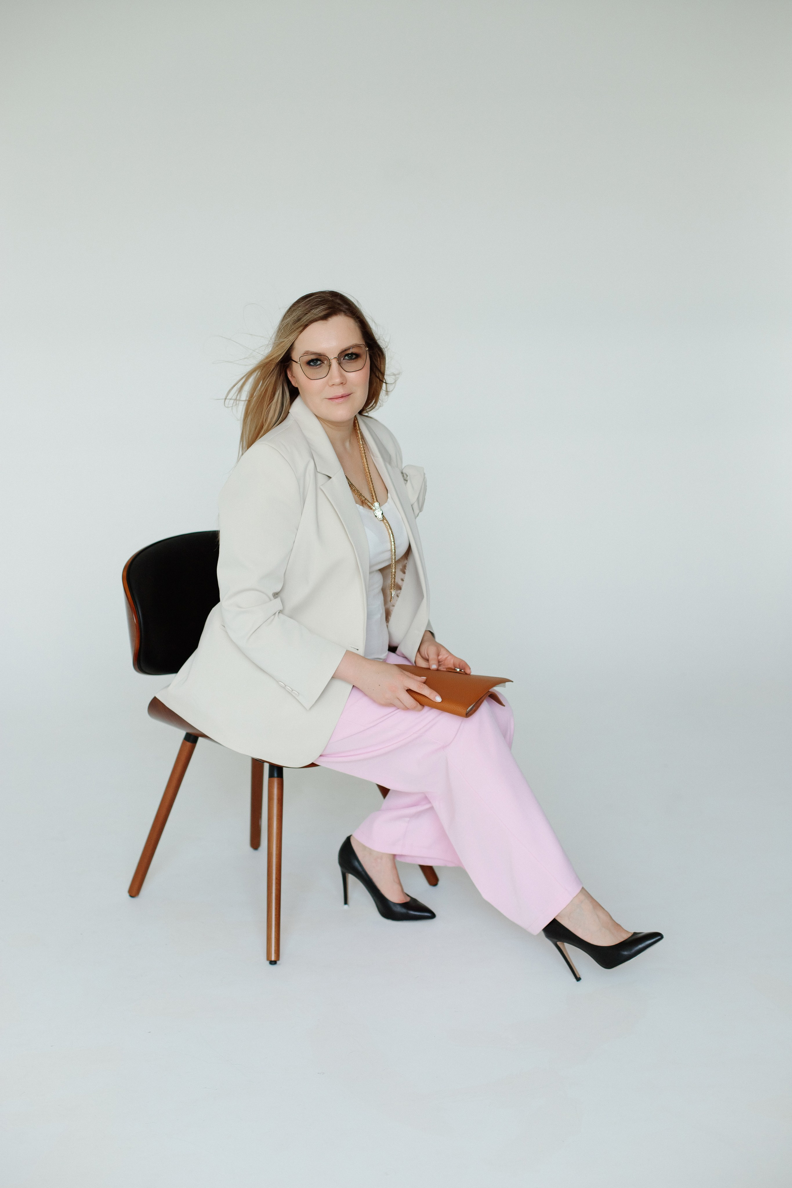 Контентная фотосессия для родолога/психолога. Контентный фотограф в Перми Натали Кытманова