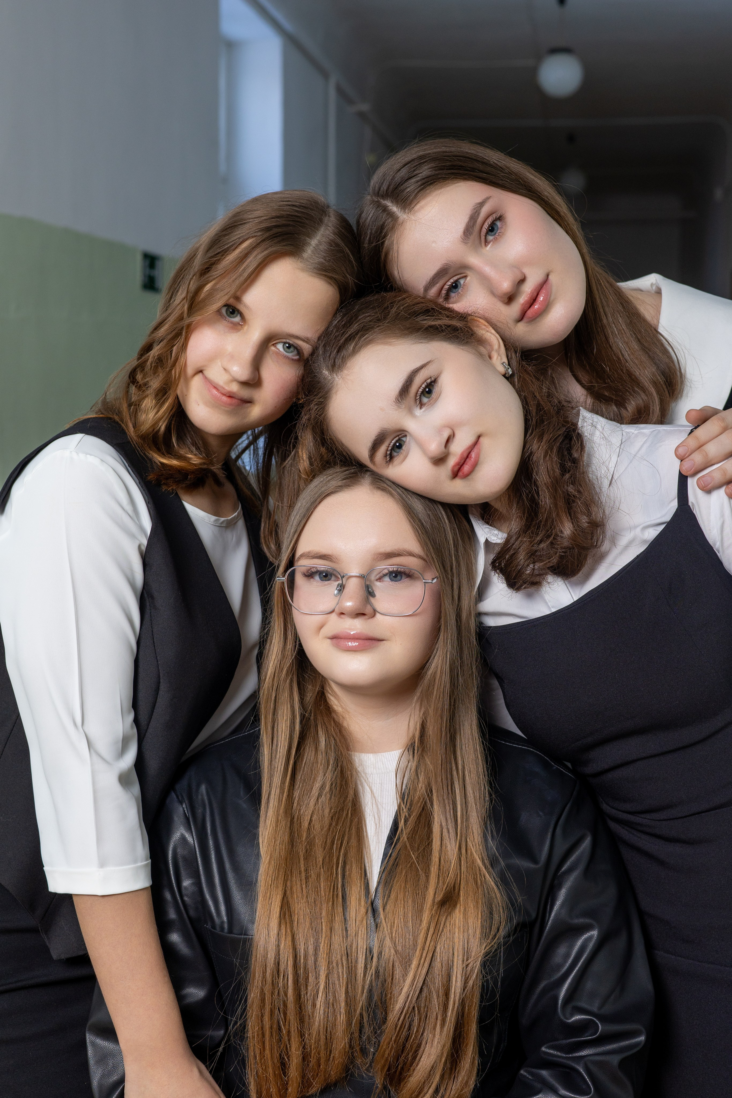 Старшие классы. Выпускные альбомы, индивидуальные фотосессии в Костроме