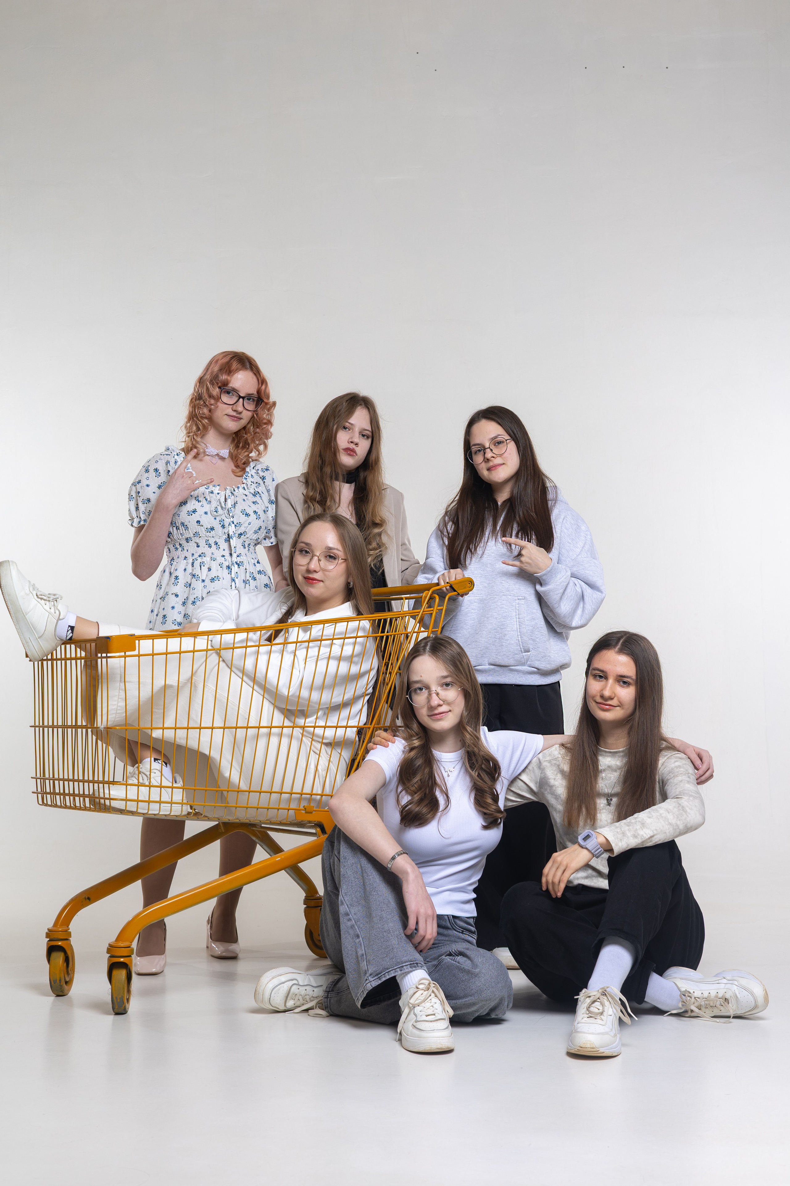 Старшие классы. Выпускные альбомы, индивидуальные фотосессии в Костроме