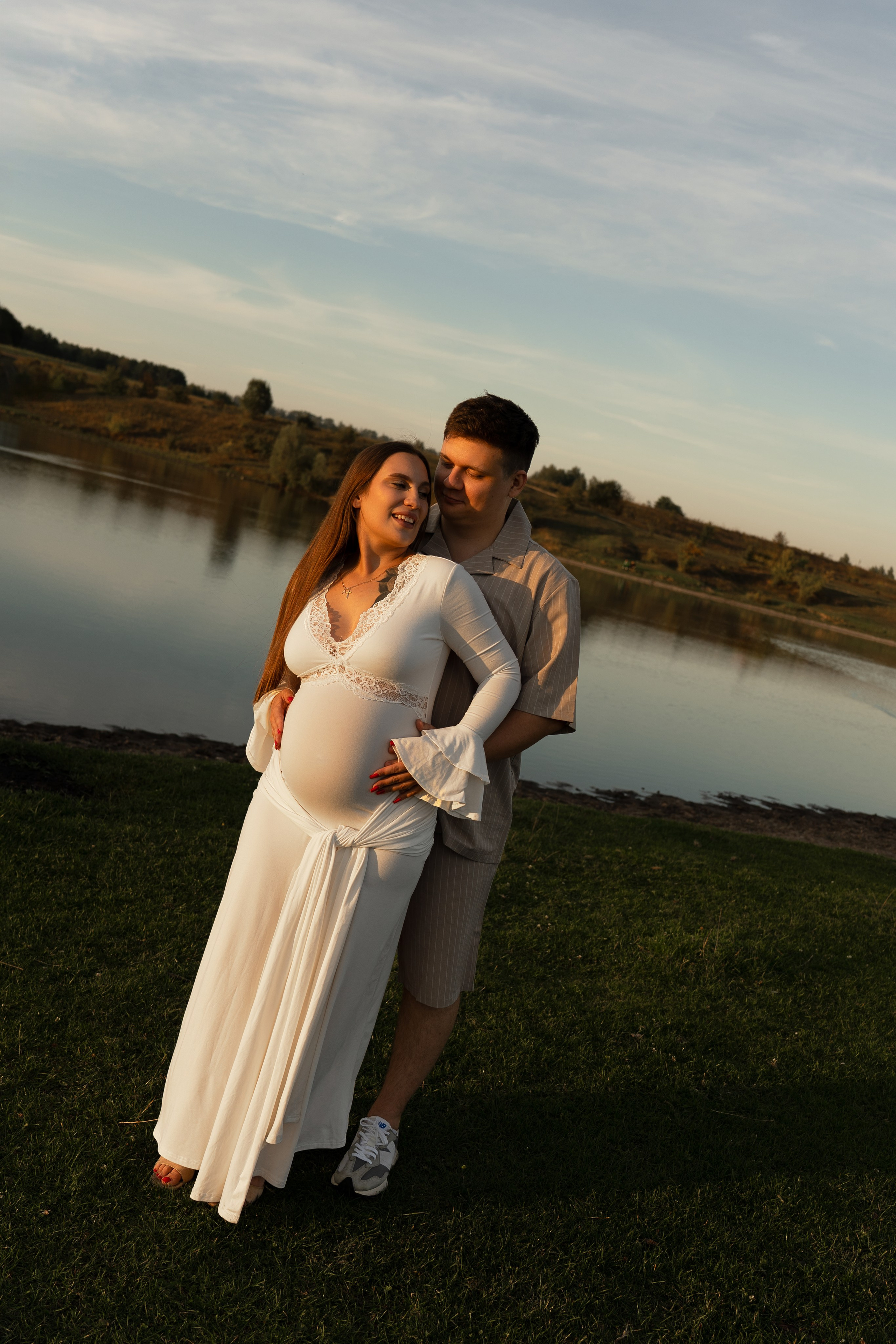 Семейная фотосессия пары в ожидании ребёнка нежная фотосессия беременности в ожидании малыша фотосессия беременности на природе в ожидании малыша стильная фотосессия беременности