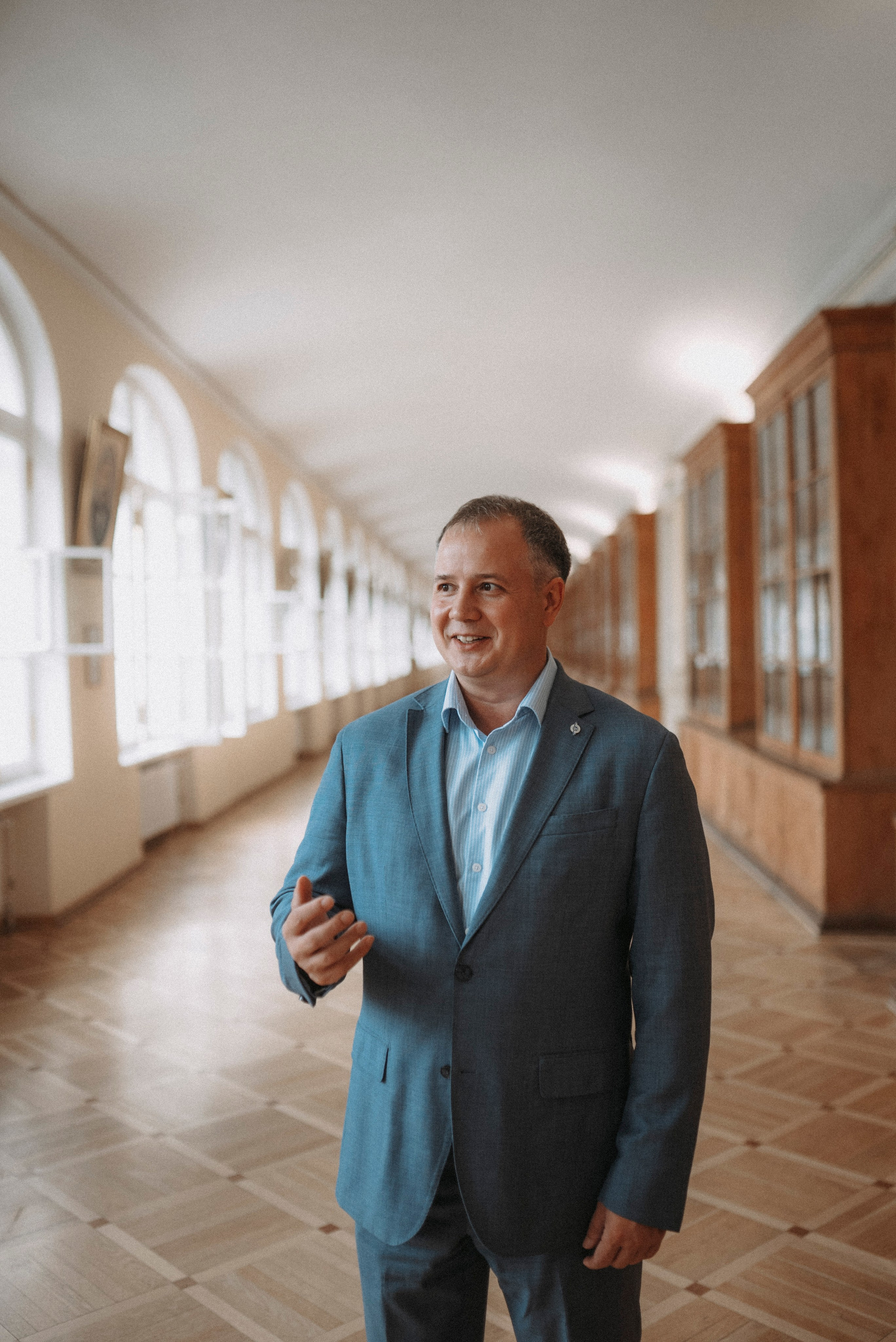 ЛИКИ НАУКИ. Стрит-фотография, полная абсурда, идиотизма и красоты