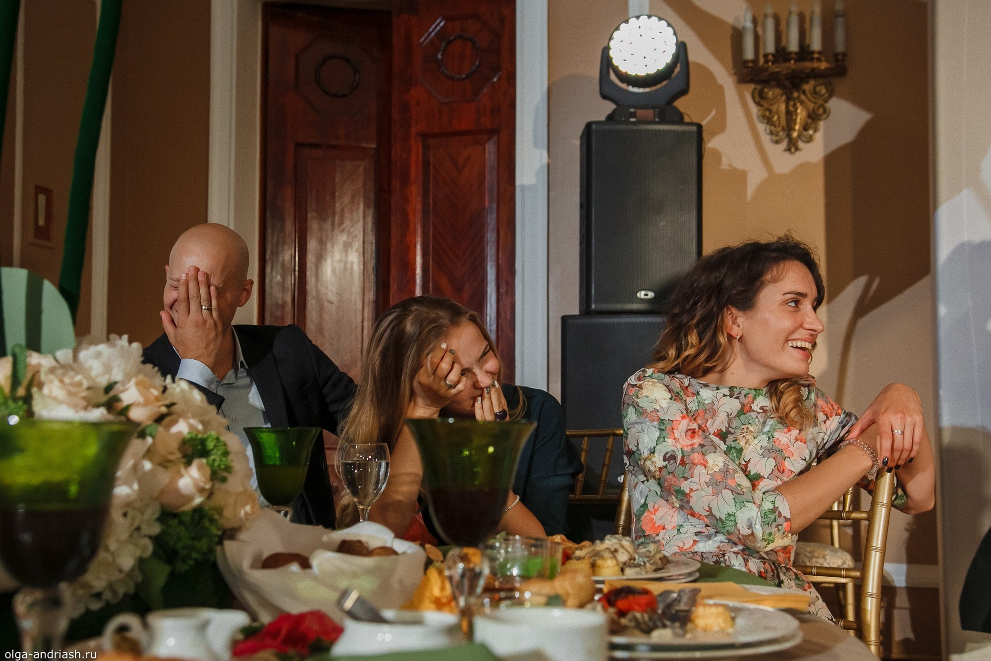 Вечерняя выездная регистрация. Семейный, портретный и свадебный фотограф в Санкт-Петербурге и Москве